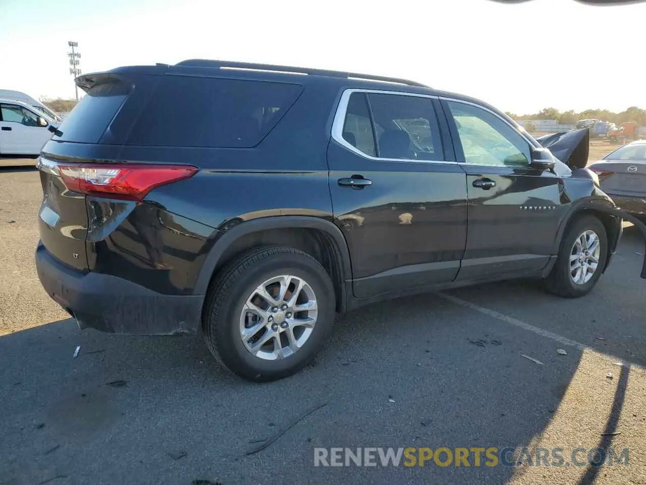 3 Photograph of a damaged car 1GNEVGKW0LJ326677 CHEVROLET TRAVERSE 2020