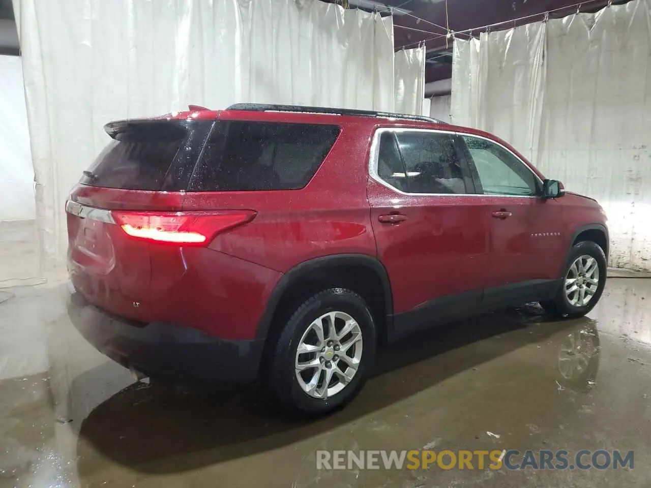 3 Photograph of a damaged car 1GNEVGKW1LJ214003 CHEVROLET TRAVERSE 2020