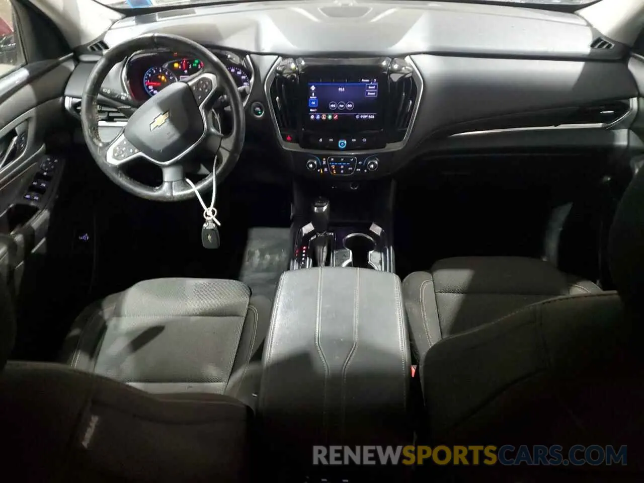 8 Photograph of a damaged car 1GNEVGKW1LJ214003 CHEVROLET TRAVERSE 2020