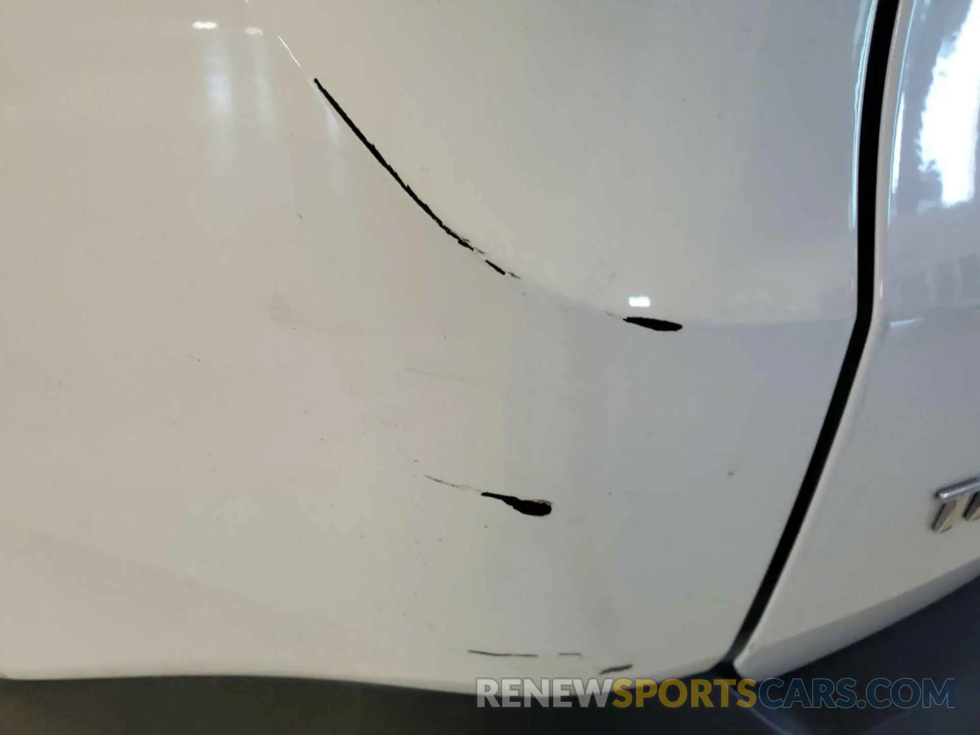 19 Photograph of a damaged car 1GNEVGKW2LJ169878 CHEVROLET TRAVERSE 2020