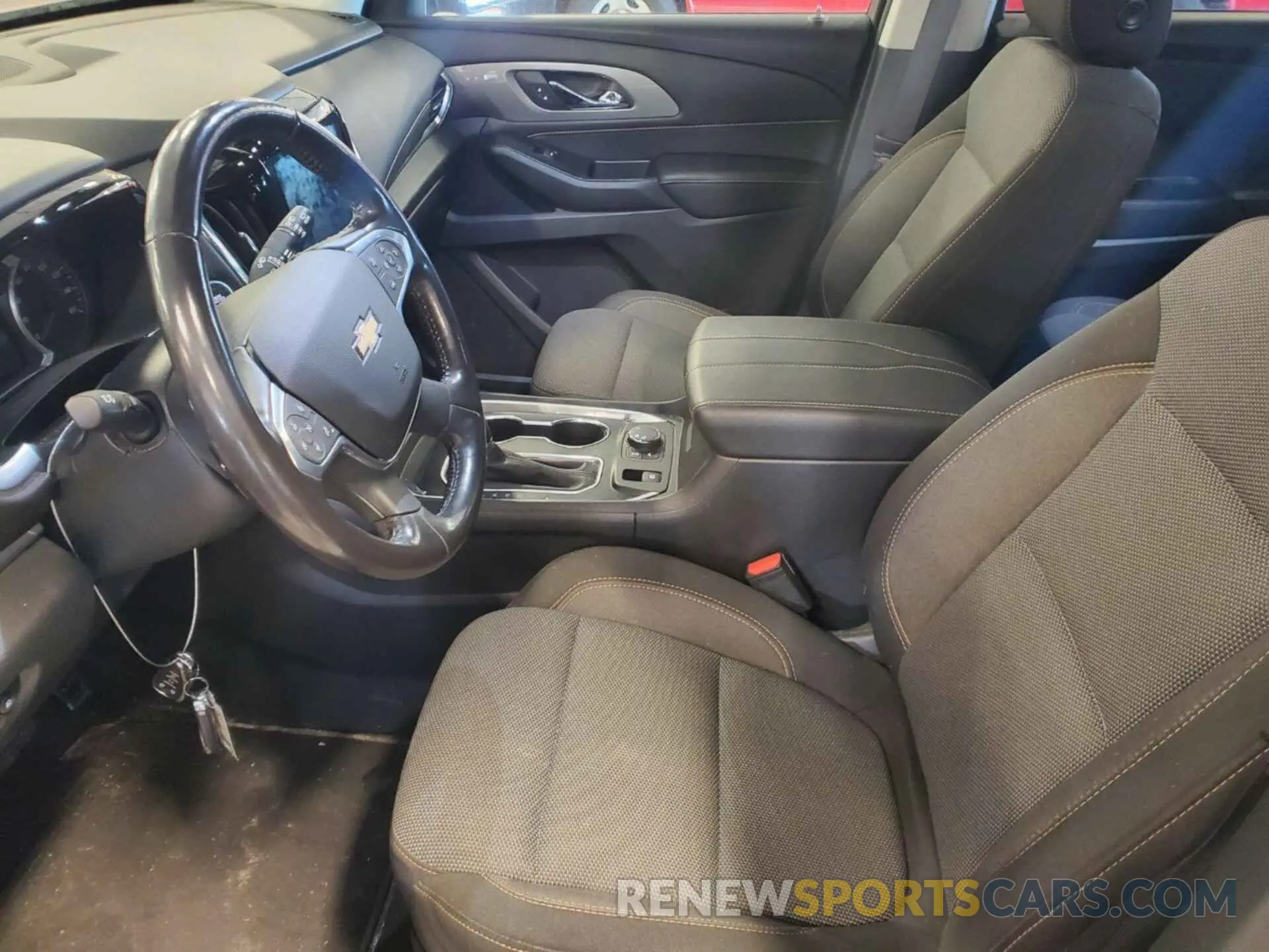 8 Photograph of a damaged car 1GNEVGKW2LJ169878 CHEVROLET TRAVERSE 2020