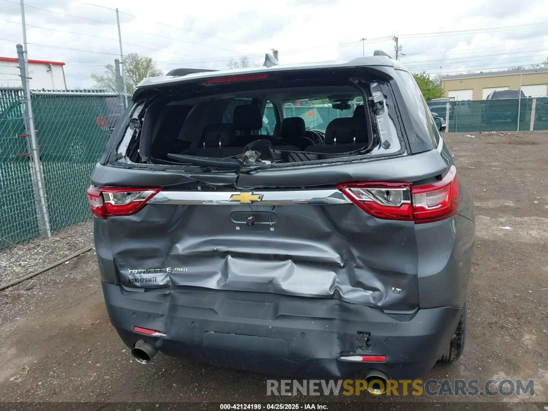 16 Photograph of a damaged car 1GNEVGKW2LJ199527 CHEVROLET TRAVERSE 2020