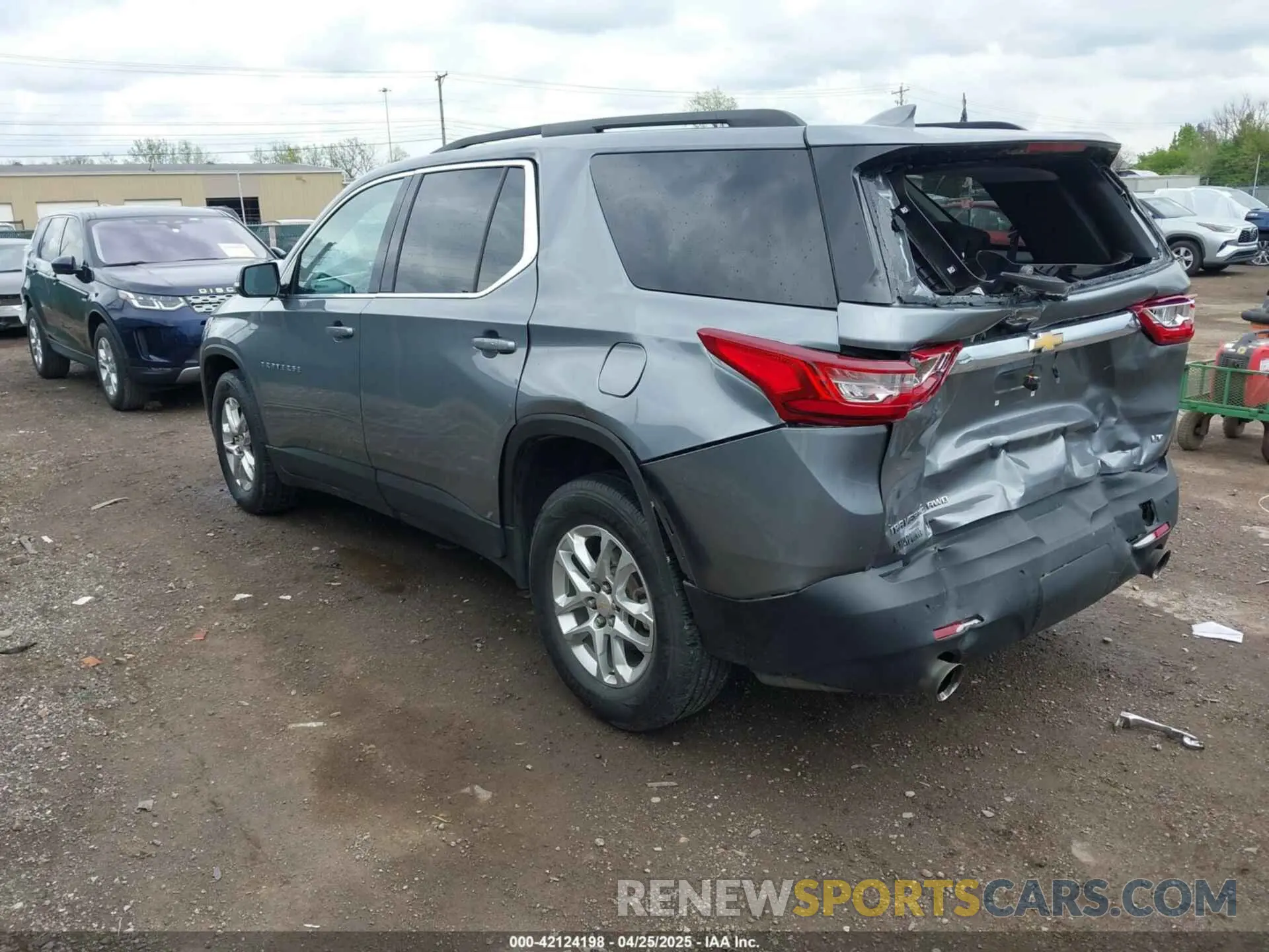 3 Photograph of a damaged car 1GNEVGKW2LJ199527 CHEVROLET TRAVERSE 2020