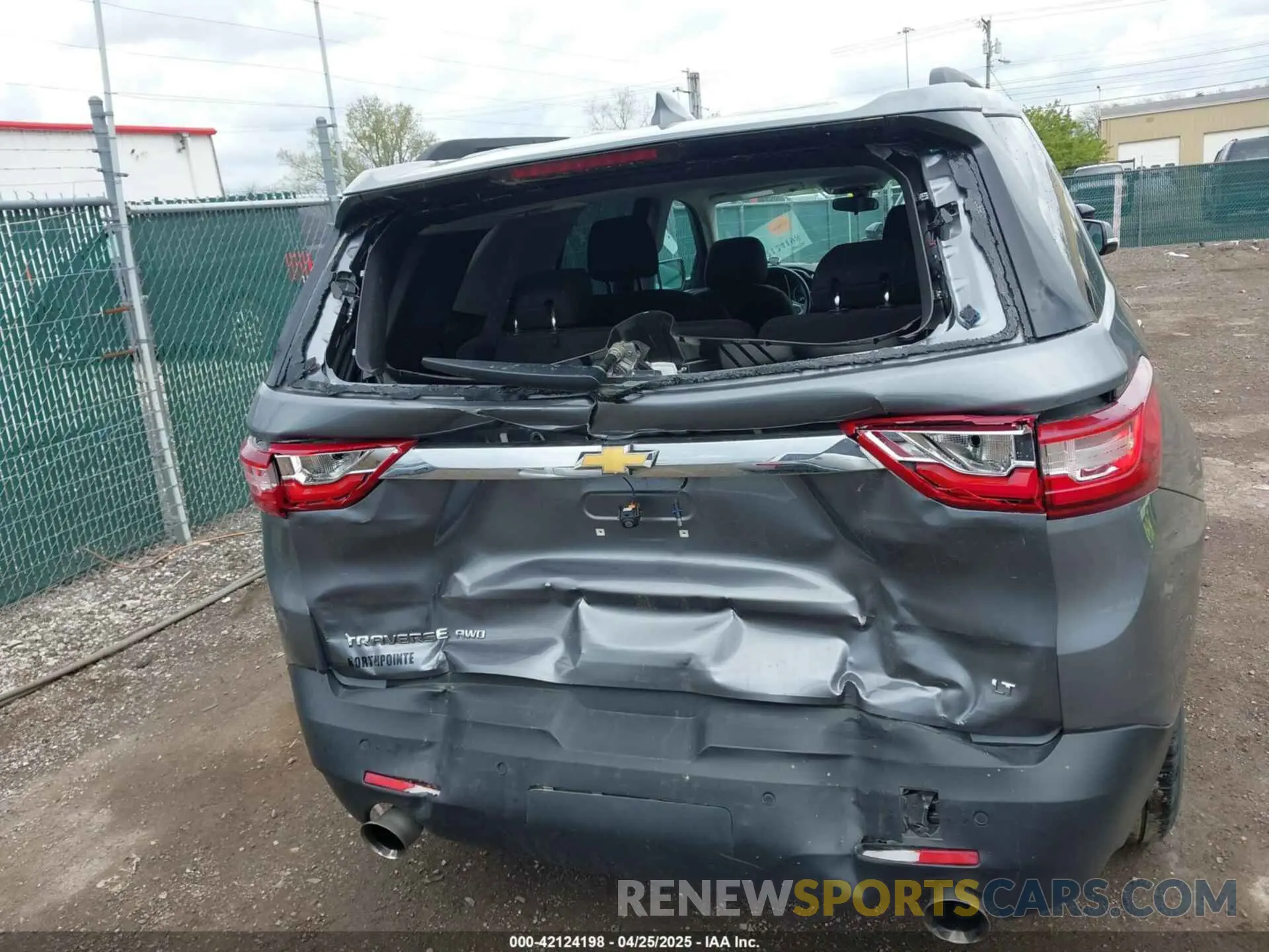 6 Photograph of a damaged car 1GNEVGKW2LJ199527 CHEVROLET TRAVERSE 2020