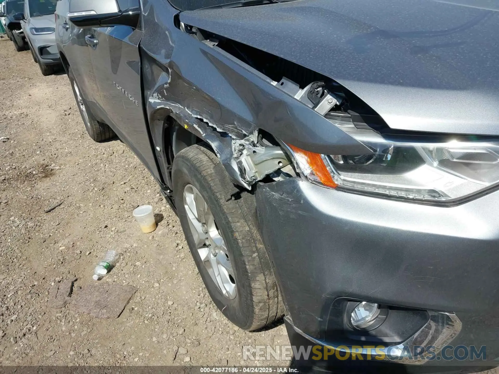 17 Photograph of a damaged car 1GNEVGKW3LJ309209 CHEVROLET TRAVERSE 2020