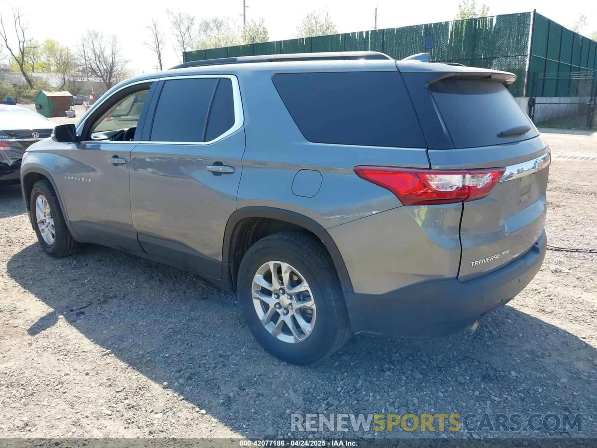 3 Photograph of a damaged car 1GNEVGKW3LJ309209 CHEVROLET TRAVERSE 2020