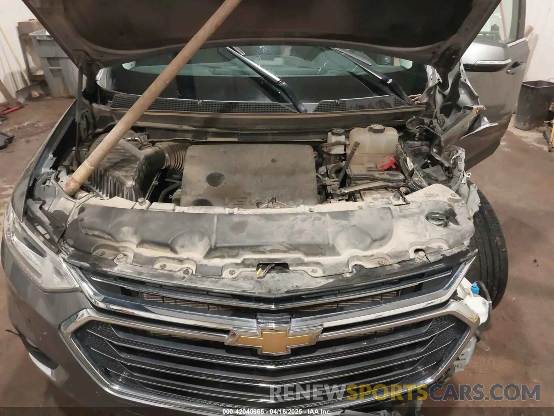 10 Photograph of a damaged car 1GNEVGKW3LJ315513 CHEVROLET TRAVERSE 2020