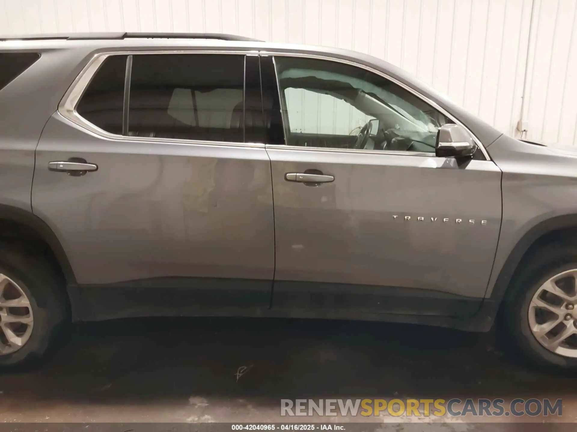 14 Photograph of a damaged car 1GNEVGKW3LJ315513 CHEVROLET TRAVERSE 2020