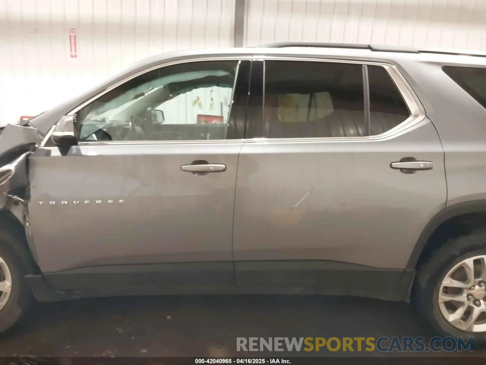 15 Photograph of a damaged car 1GNEVGKW3LJ315513 CHEVROLET TRAVERSE 2020