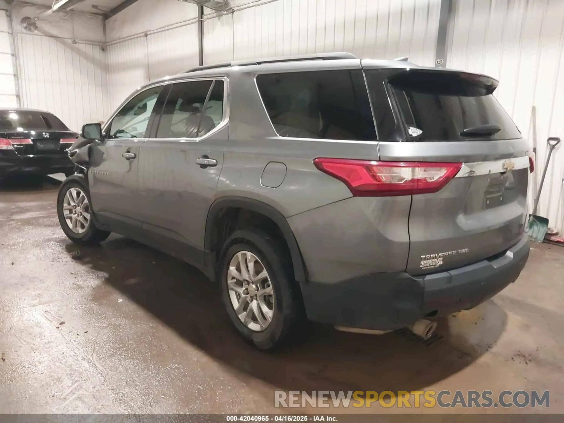 3 Photograph of a damaged car 1GNEVGKW3LJ315513 CHEVROLET TRAVERSE 2020