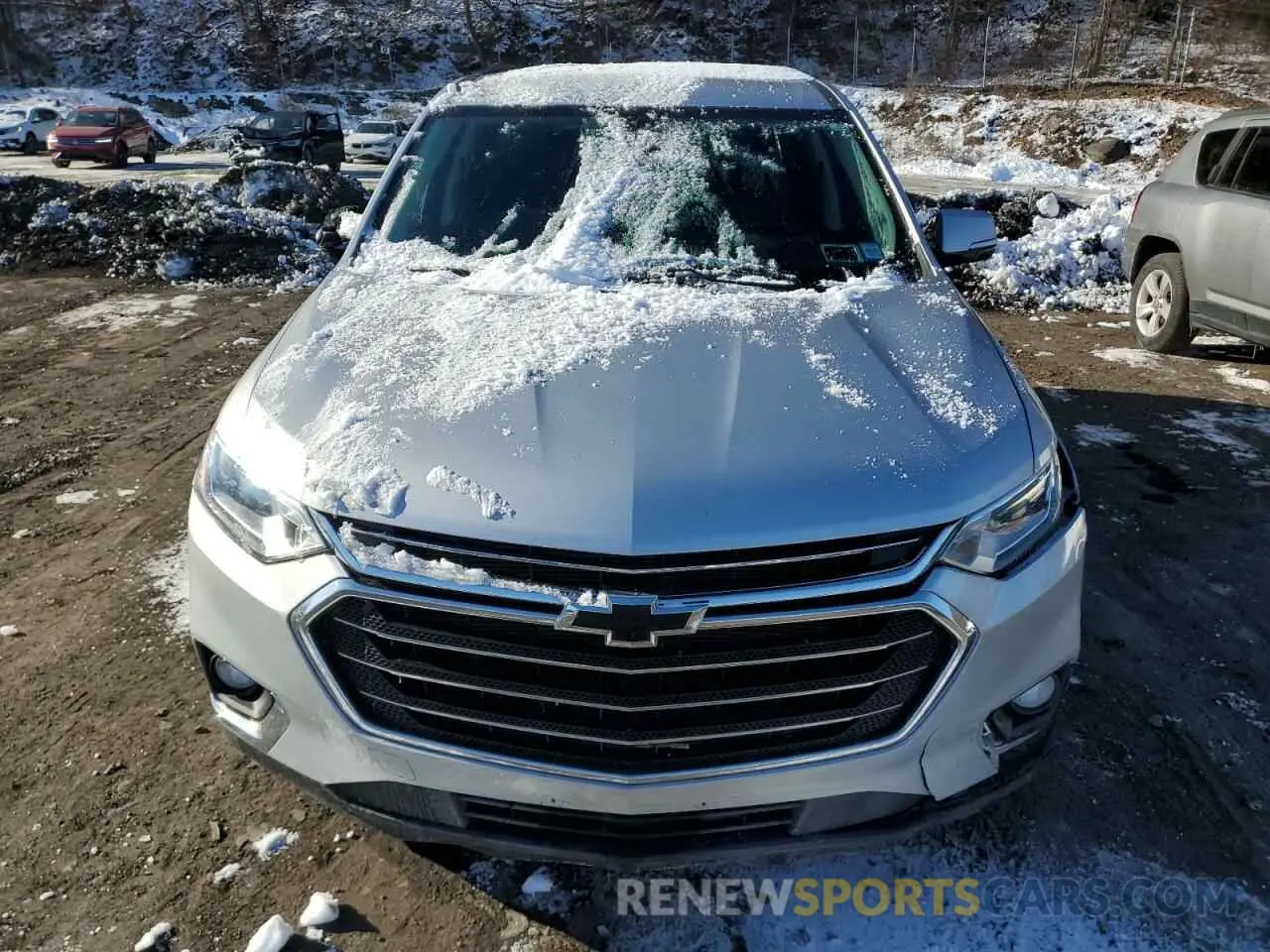 5 Photograph of a damaged car 1GNEVGKW3LJ328584 CHEVROLET TRAVERSE 2020