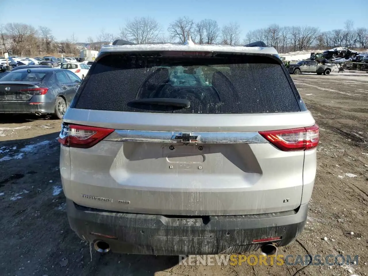 6 Photograph of a damaged car 1GNEVGKW3LJ328584 CHEVROLET TRAVERSE 2020