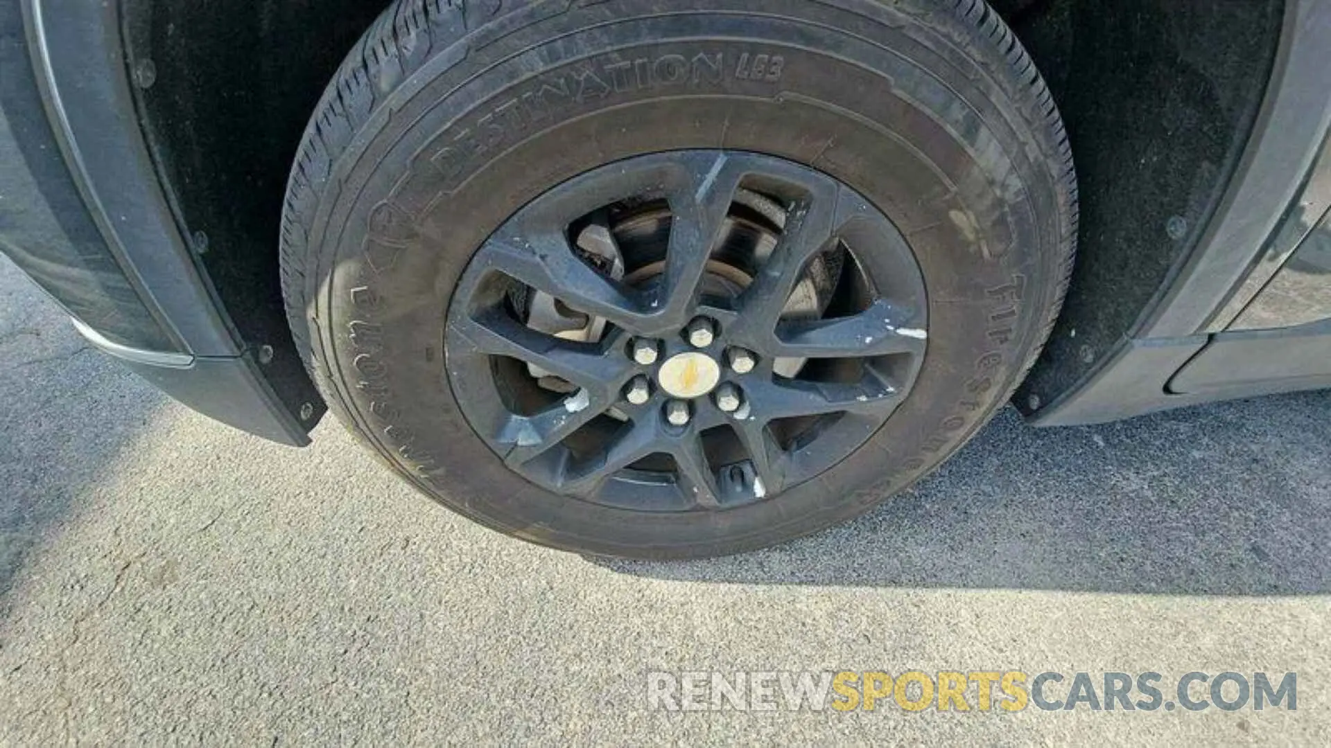 26 Photograph of a damaged car 1GNEVGKW4LJ110024 CHEVROLET TRAVERSE 2020