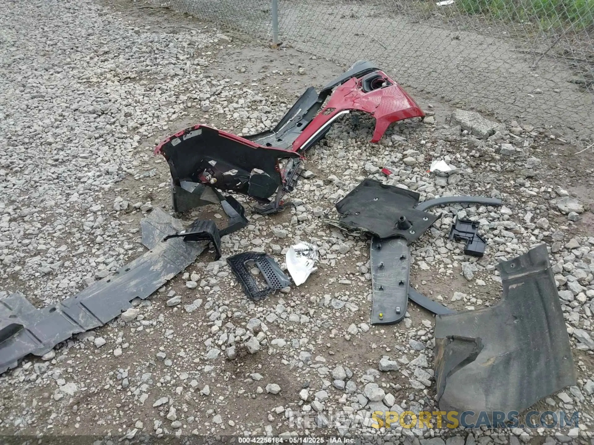 12 Photograph of a damaged car 1GNEVGKW4LJ176363 CHEVROLET TRAVERSE 2020