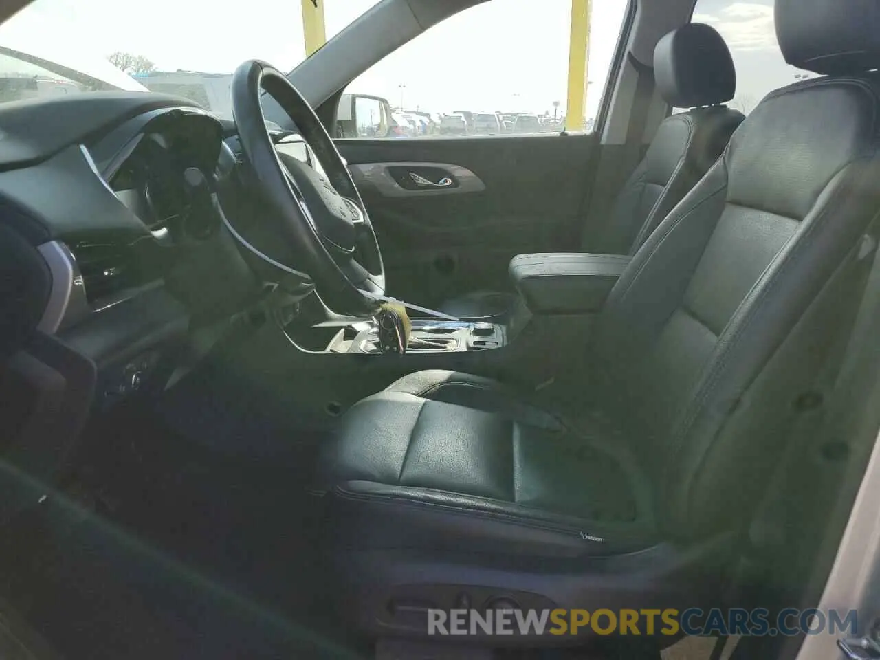 7 Photograph of a damaged car 1GNEVGKW4LJ218210 CHEVROLET TRAVERSE 2020