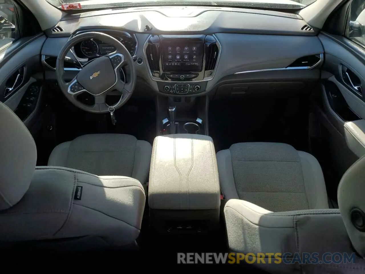 8 Photograph of a damaged car 1GNEVGKW5LJ185069 CHEVROLET TRAVERSE 2020