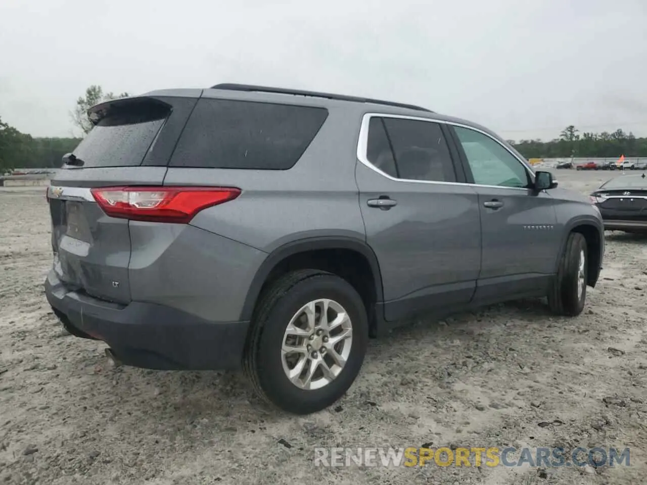 3 Photograph of a damaged car 1GNEVGKW6LJ231413 CHEVROLET TRAVERSE 2020