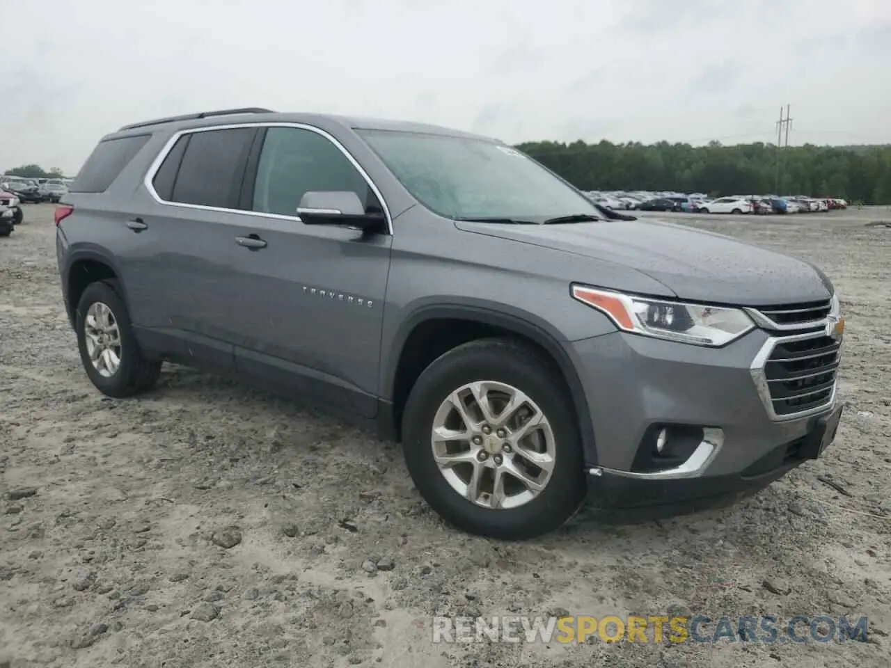 4 Photograph of a damaged car 1GNEVGKW6LJ231413 CHEVROLET TRAVERSE 2020