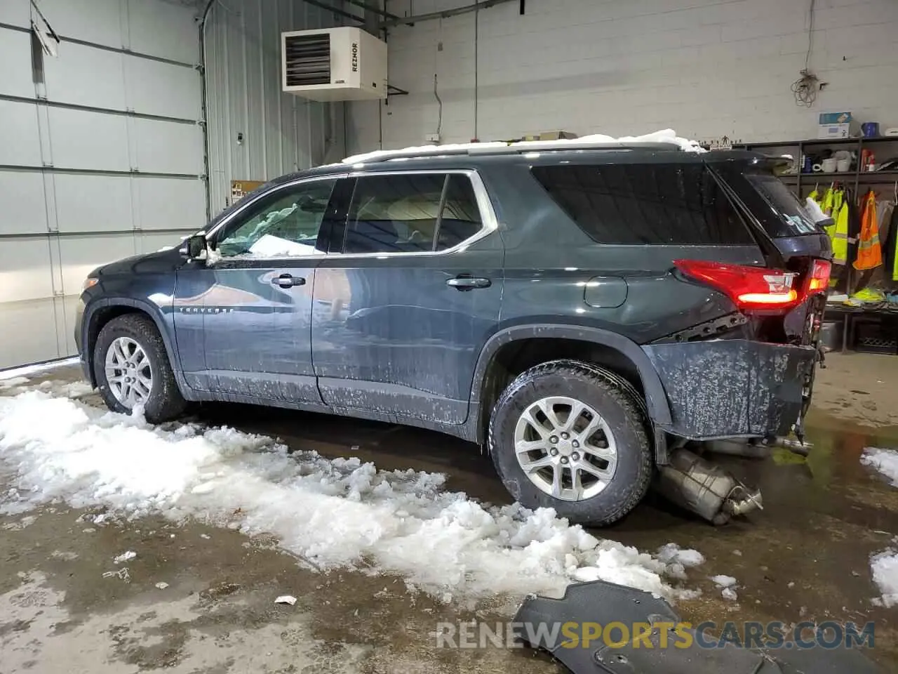2 Photograph of a damaged car 1GNEVGKW6LJ248938 CHEVROLET TRAVERSE 2020