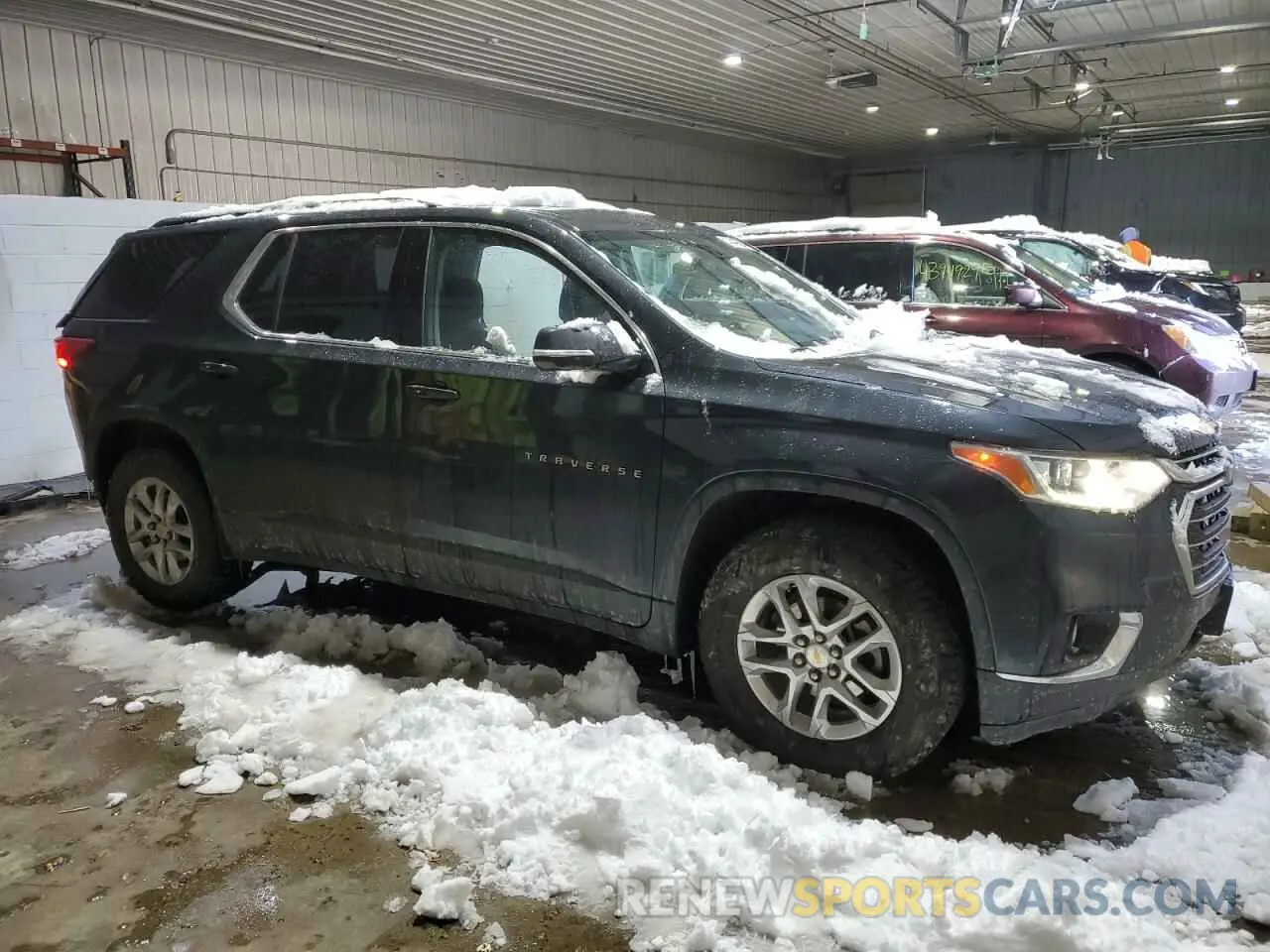 4 Photograph of a damaged car 1GNEVGKW6LJ248938 CHEVROLET TRAVERSE 2020