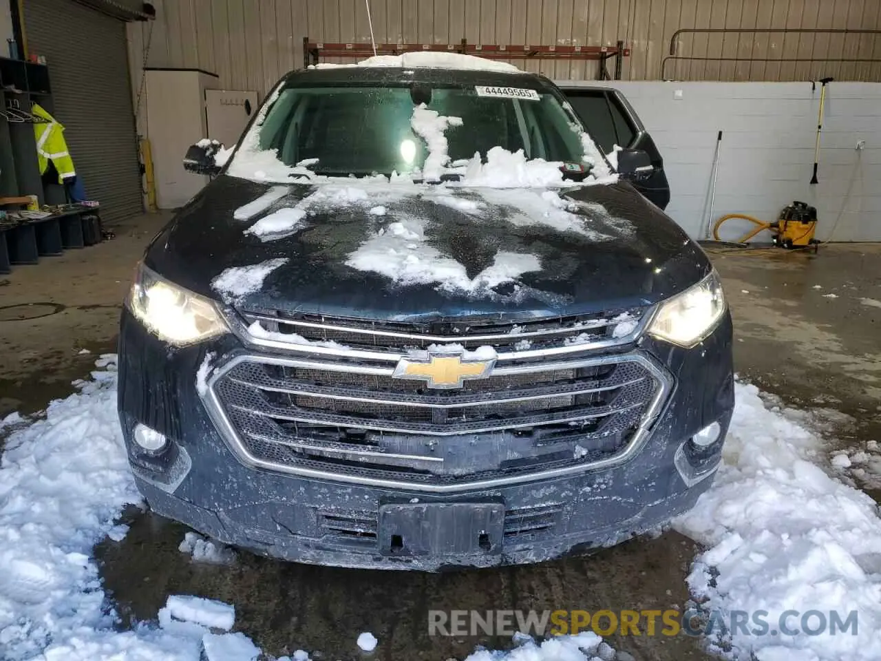 5 Photograph of a damaged car 1GNEVGKW6LJ248938 CHEVROLET TRAVERSE 2020