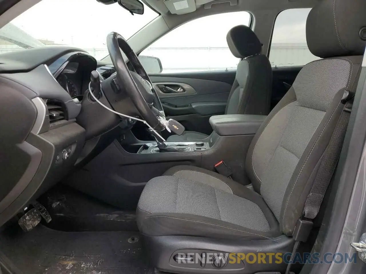 7 Photograph of a damaged car 1GNEVGKW6LJ263973 CHEVROLET TRAVERSE 2020