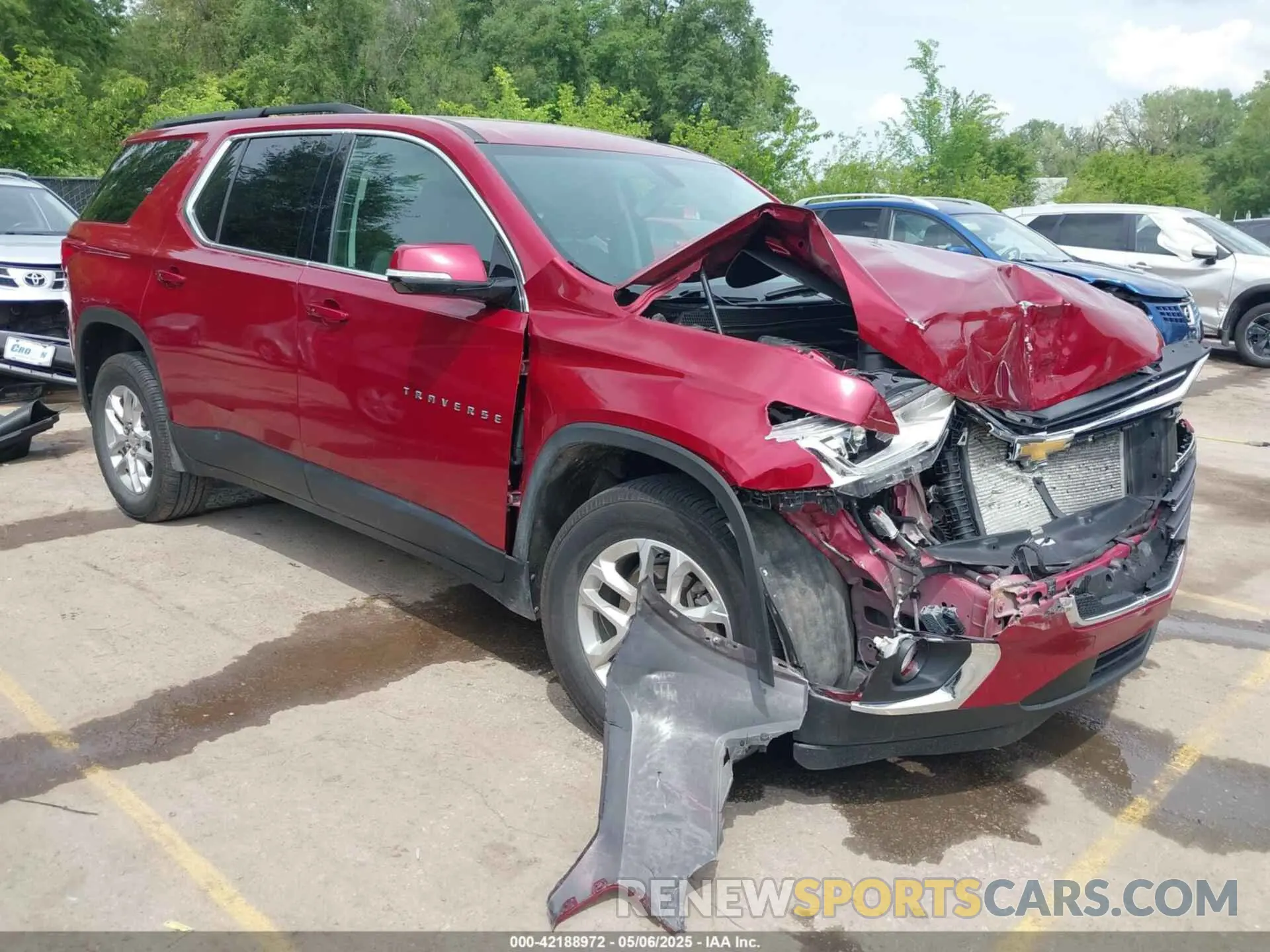 1 Photograph of a damaged car 1GNEVGKW6LJ285438 CHEVROLET TRAVERSE 2020