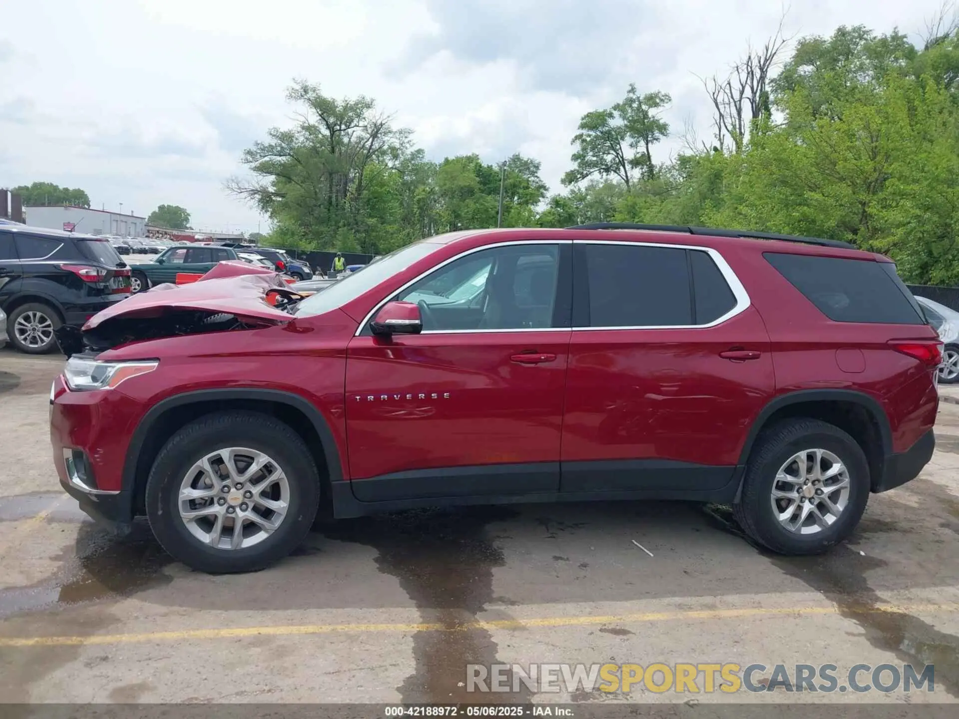 14 Photograph of a damaged car 1GNEVGKW6LJ285438 CHEVROLET TRAVERSE 2020