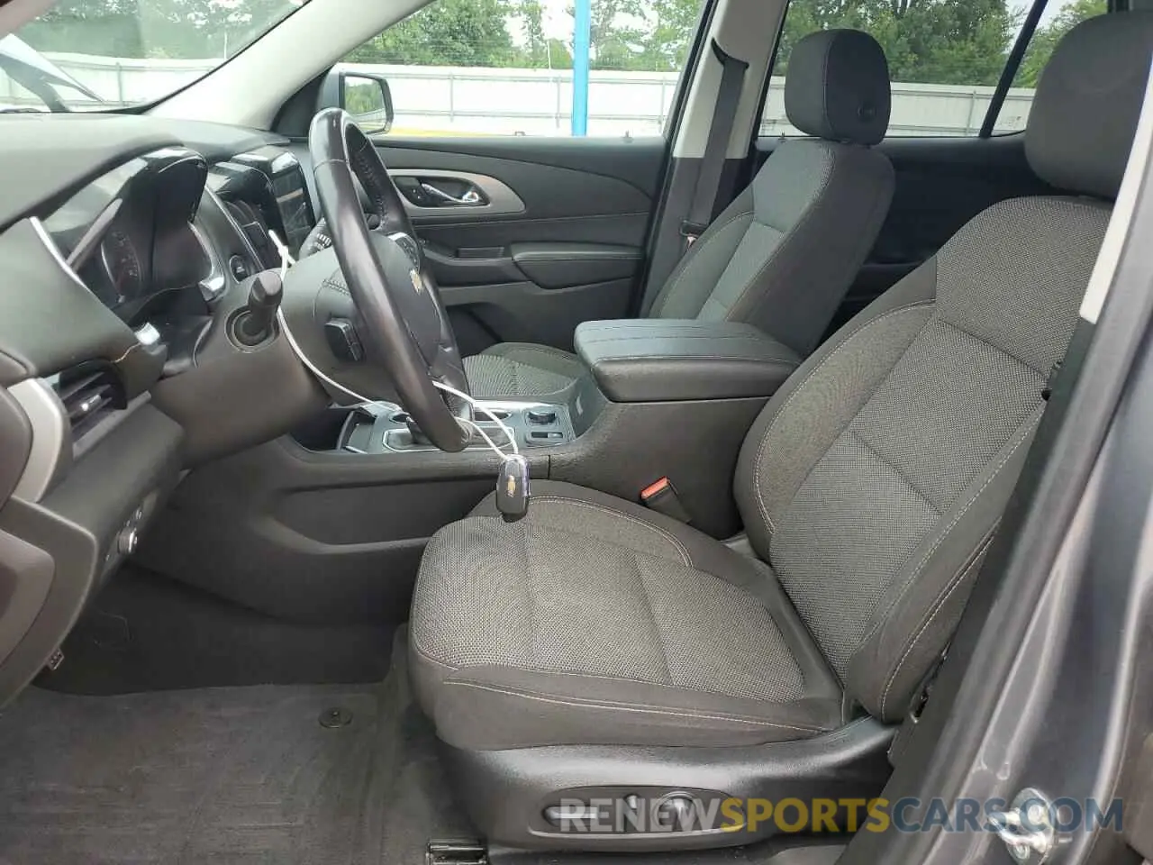 7 Photograph of a damaged car 1GNEVGKW7LJ138528 CHEVROLET TRAVERSE 2020