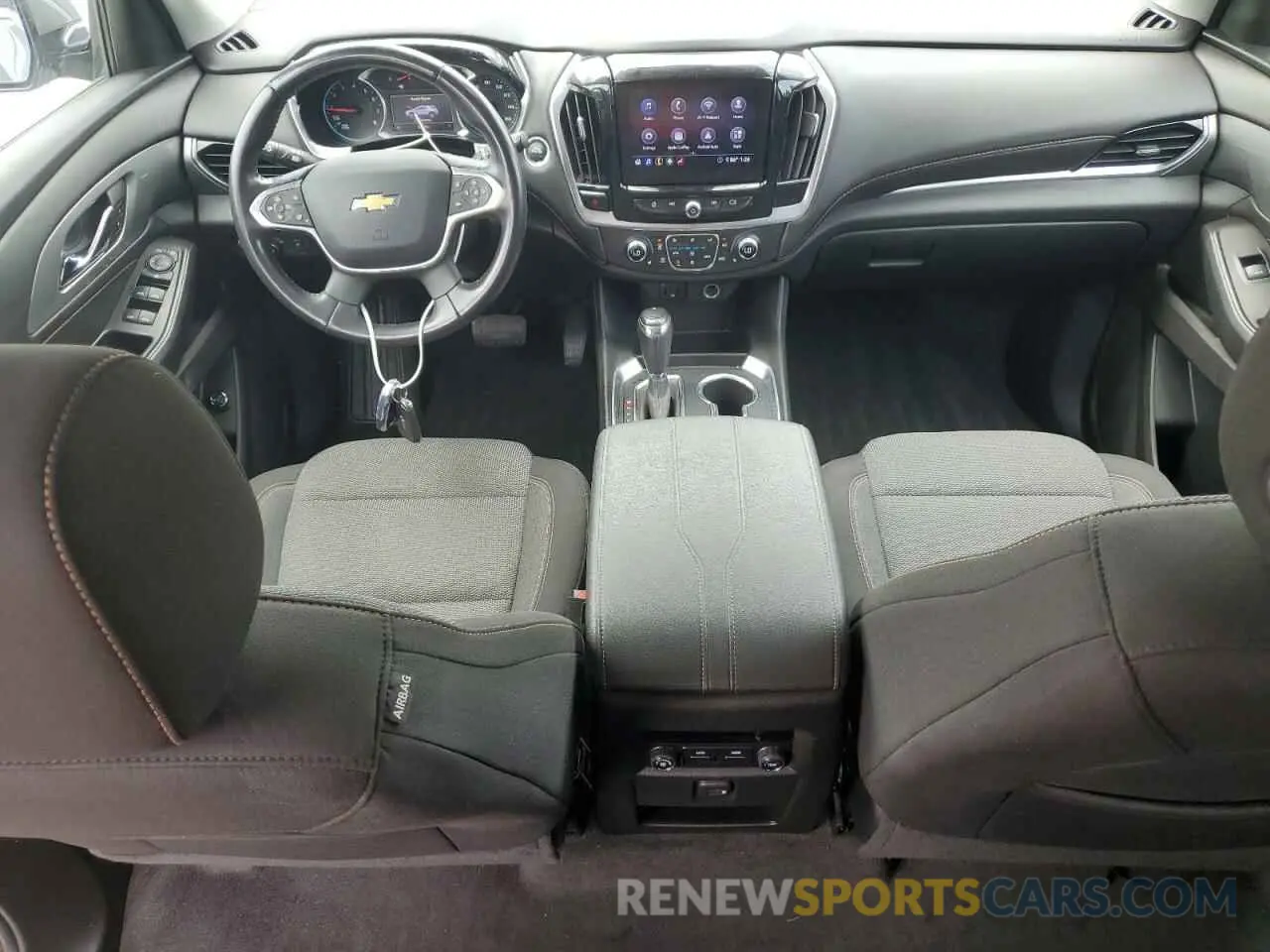 8 Photograph of a damaged car 1GNEVGKW7LJ138528 CHEVROLET TRAVERSE 2020