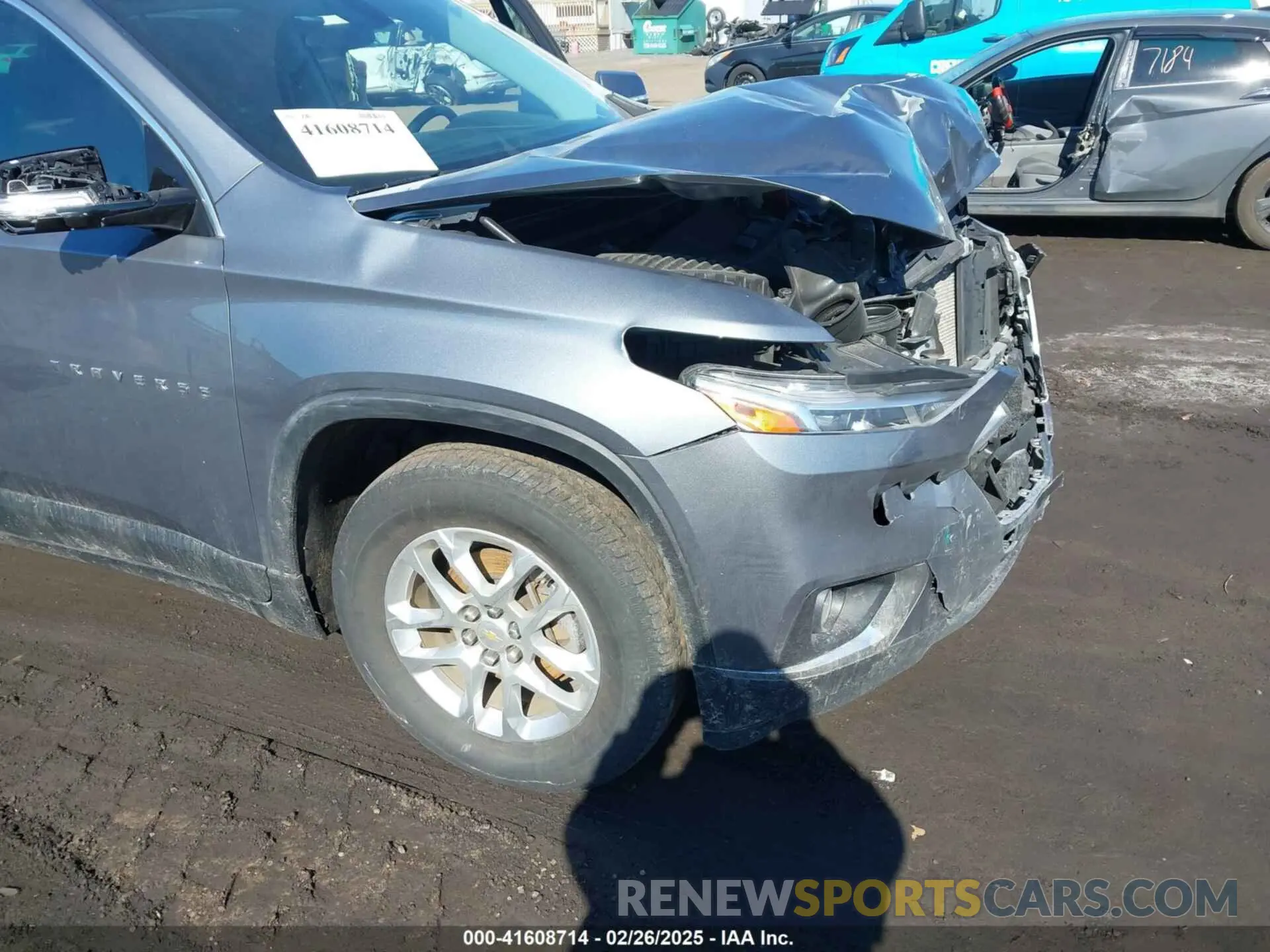 17 Photograph of a damaged car 1GNEVGKW7LJ225765 CHEVROLET TRAVERSE 2020