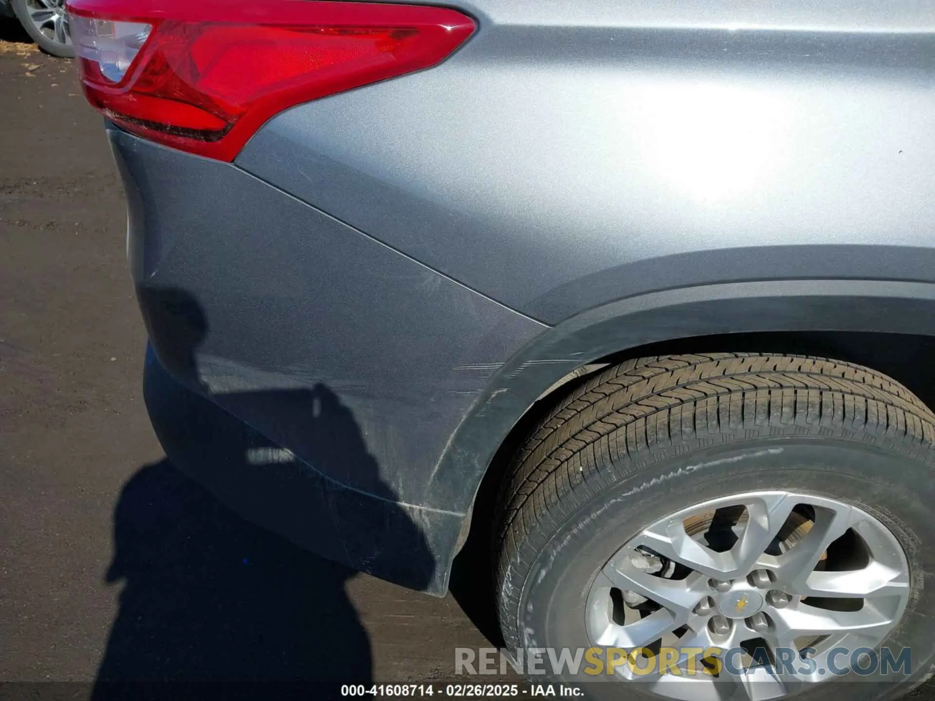 21 Photograph of a damaged car 1GNEVGKW7LJ225765 CHEVROLET TRAVERSE 2020