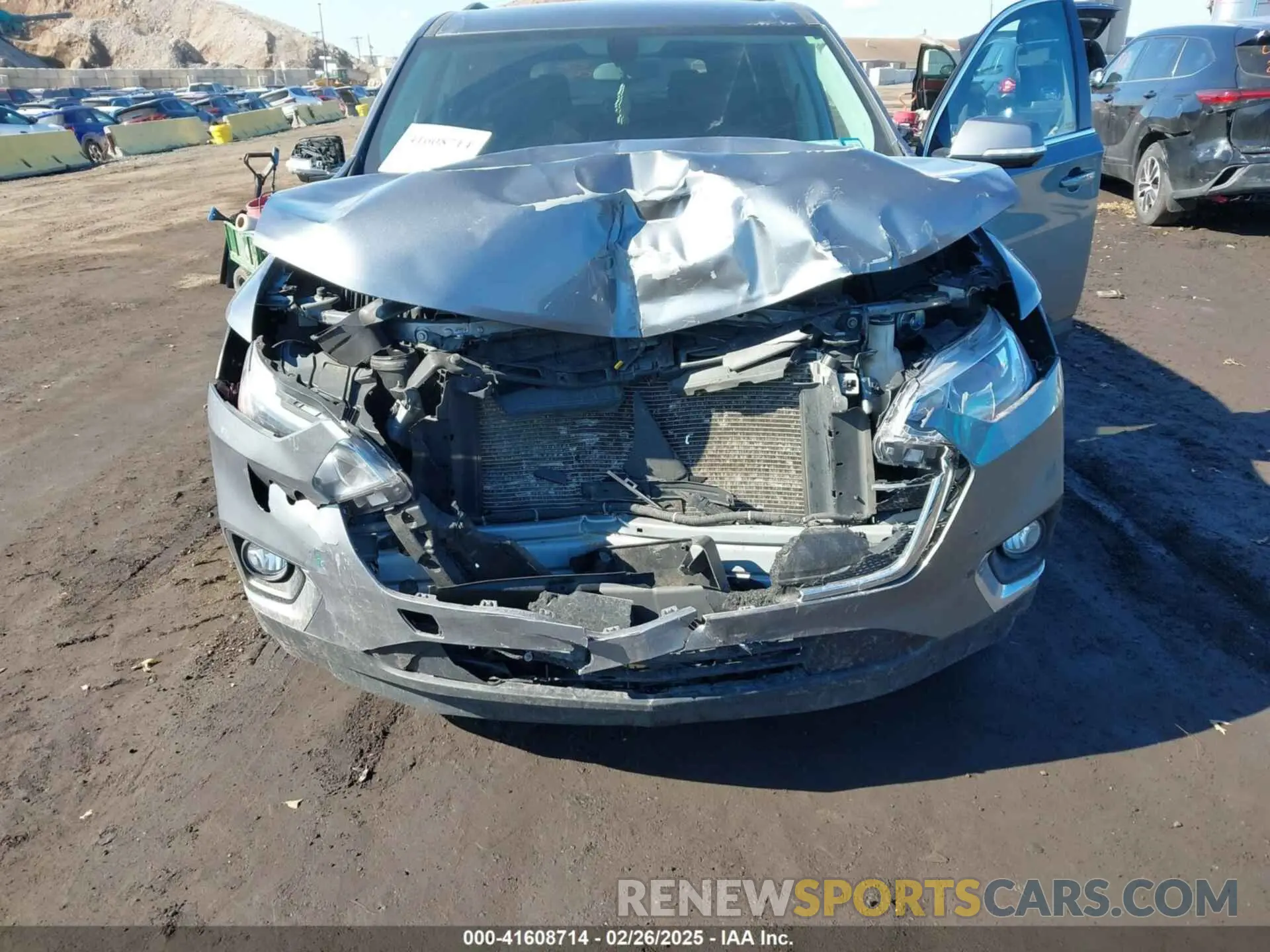 6 Photograph of a damaged car 1GNEVGKW7LJ225765 CHEVROLET TRAVERSE 2020