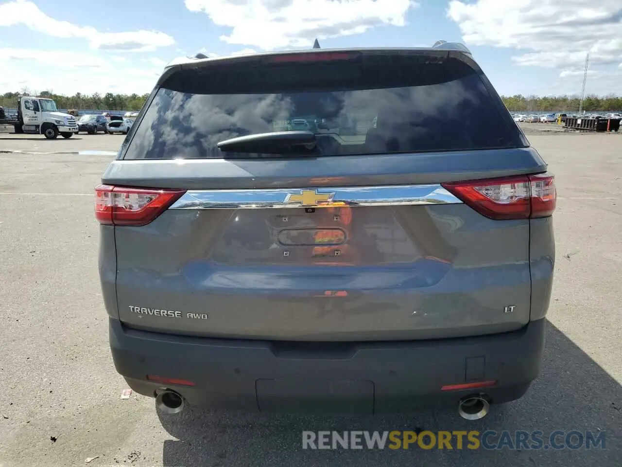 6 Photograph of a damaged car 1GNEVGKW7LJ324957 CHEVROLET TRAVERSE 2020