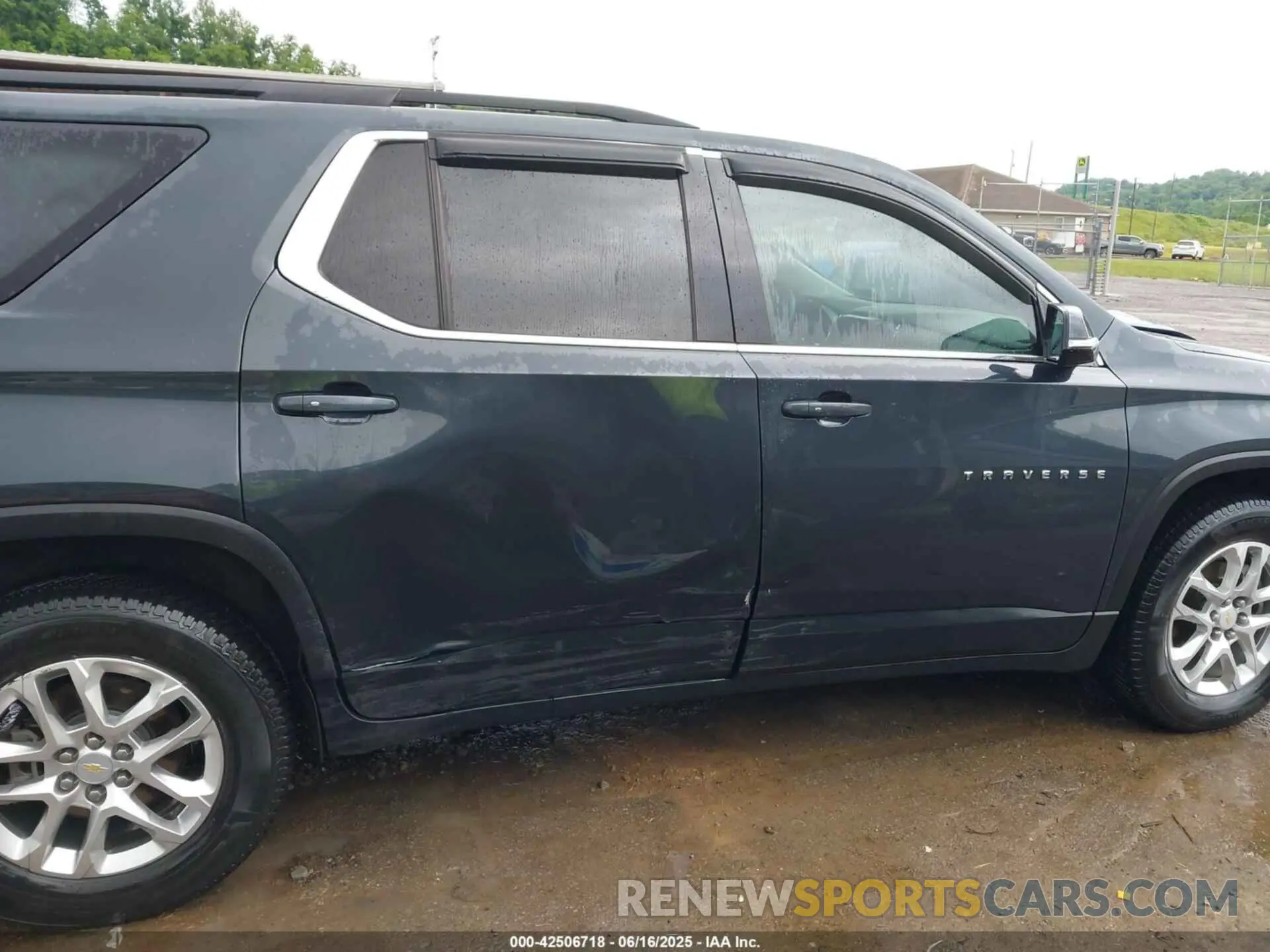 13 Photograph of a damaged car 1GNEVGKW8LJ270715 CHEVROLET TRAVERSE 2020
