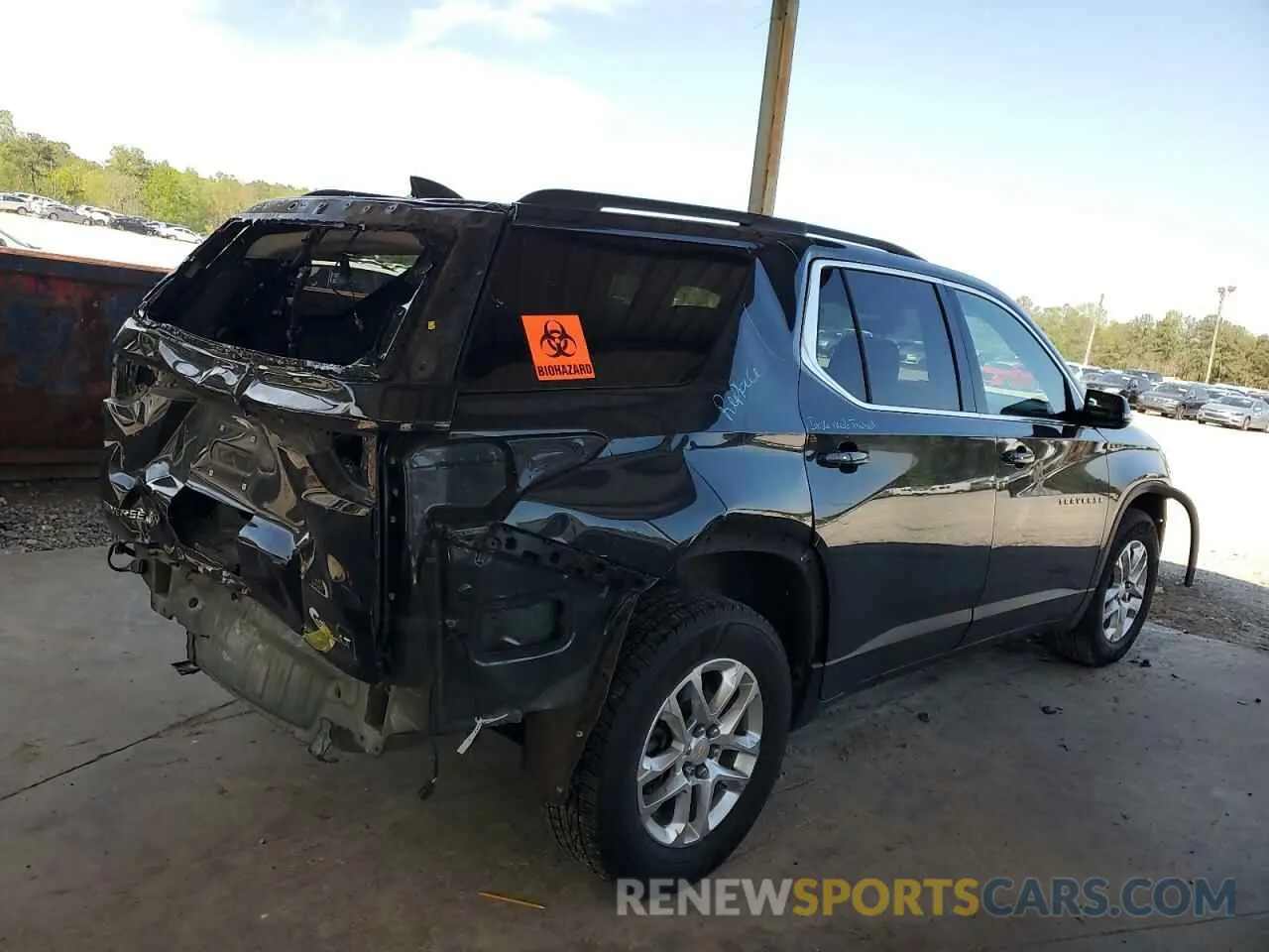 3 Photograph of a damaged car 1GNEVGKW9LJ247007 CHEVROLET TRAVERSE 2020