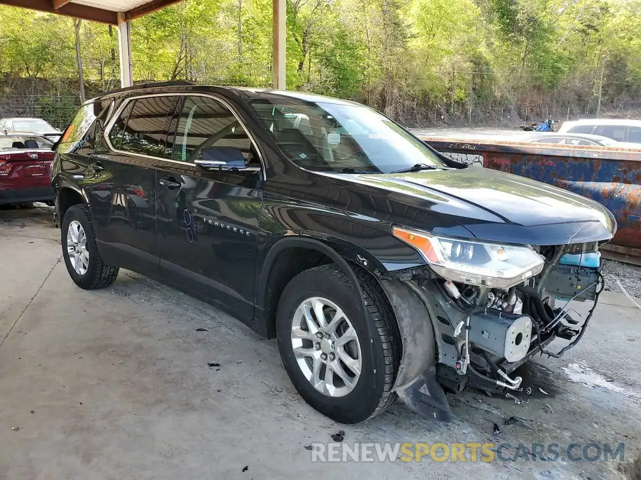 4 Photograph of a damaged car 1GNEVGKW9LJ247007 CHEVROLET TRAVERSE 2020
