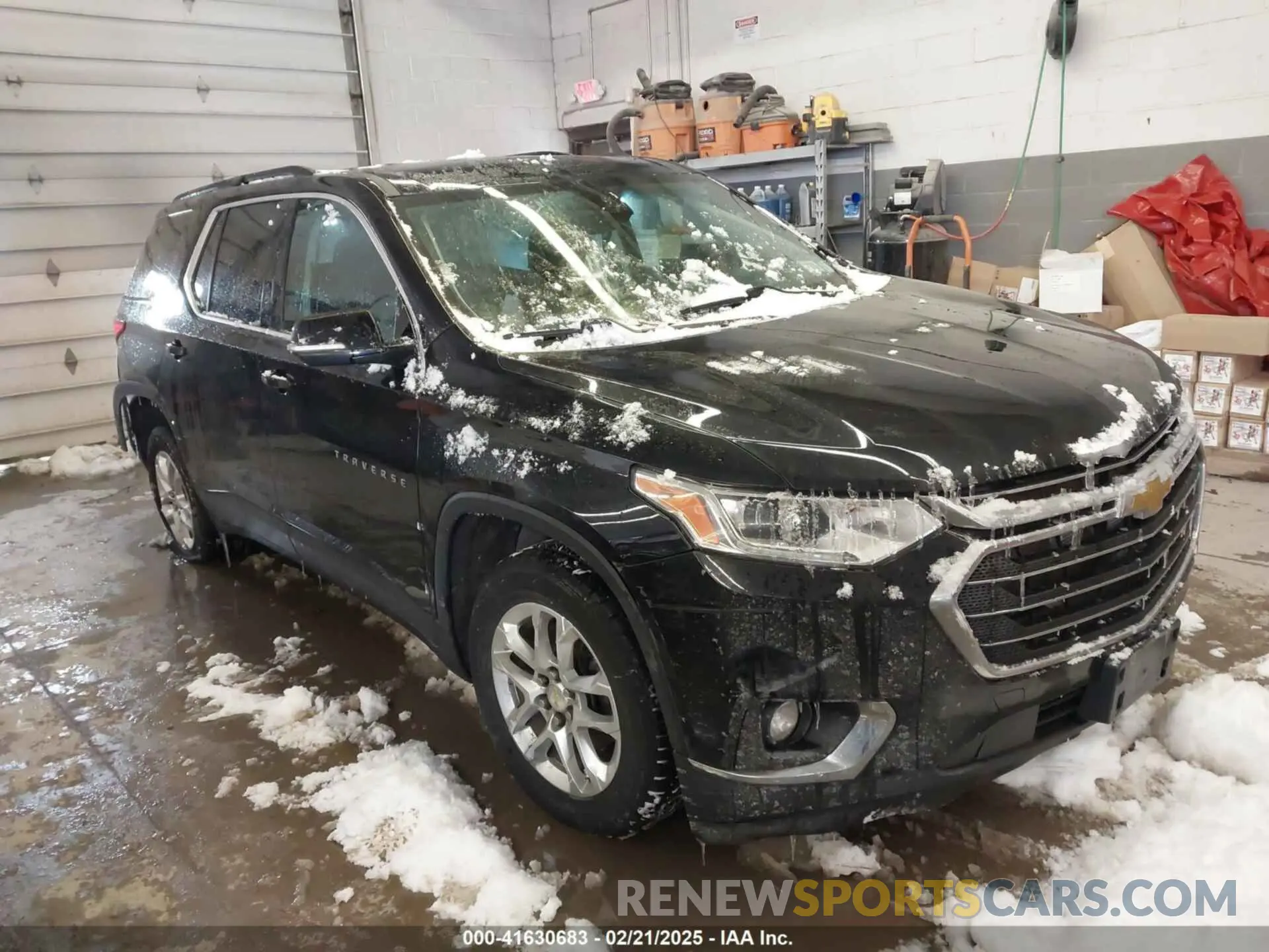 1 Photograph of a damaged car 1GNEVGKW9LJ304449 CHEVROLET TRAVERSE 2020