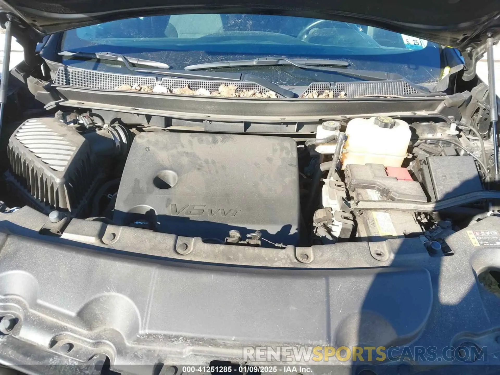 10 Photograph of a damaged car 1GNEVGKWXLJ242835 CHEVROLET TRAVERSE 2020