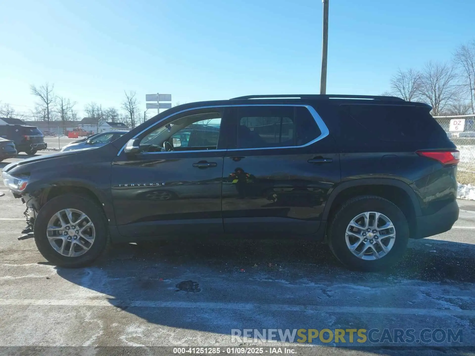 13 Photograph of a damaged car 1GNEVGKWXLJ242835 CHEVROLET TRAVERSE 2020