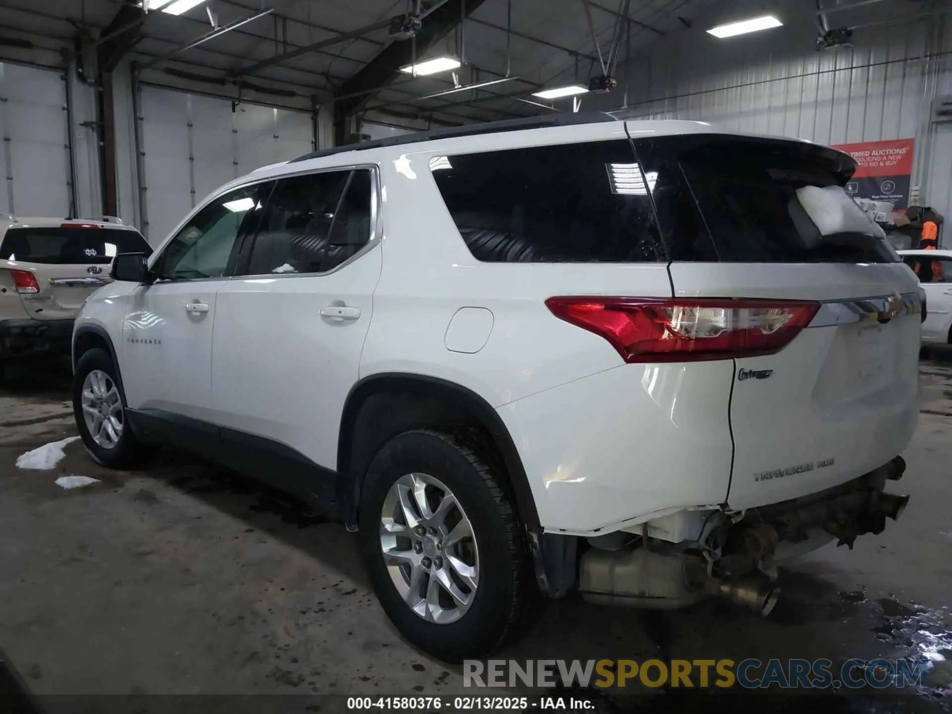 3 Photograph of a damaged car 1GNEVGKWXLJ307361 CHEVROLET TRAVERSE 2020