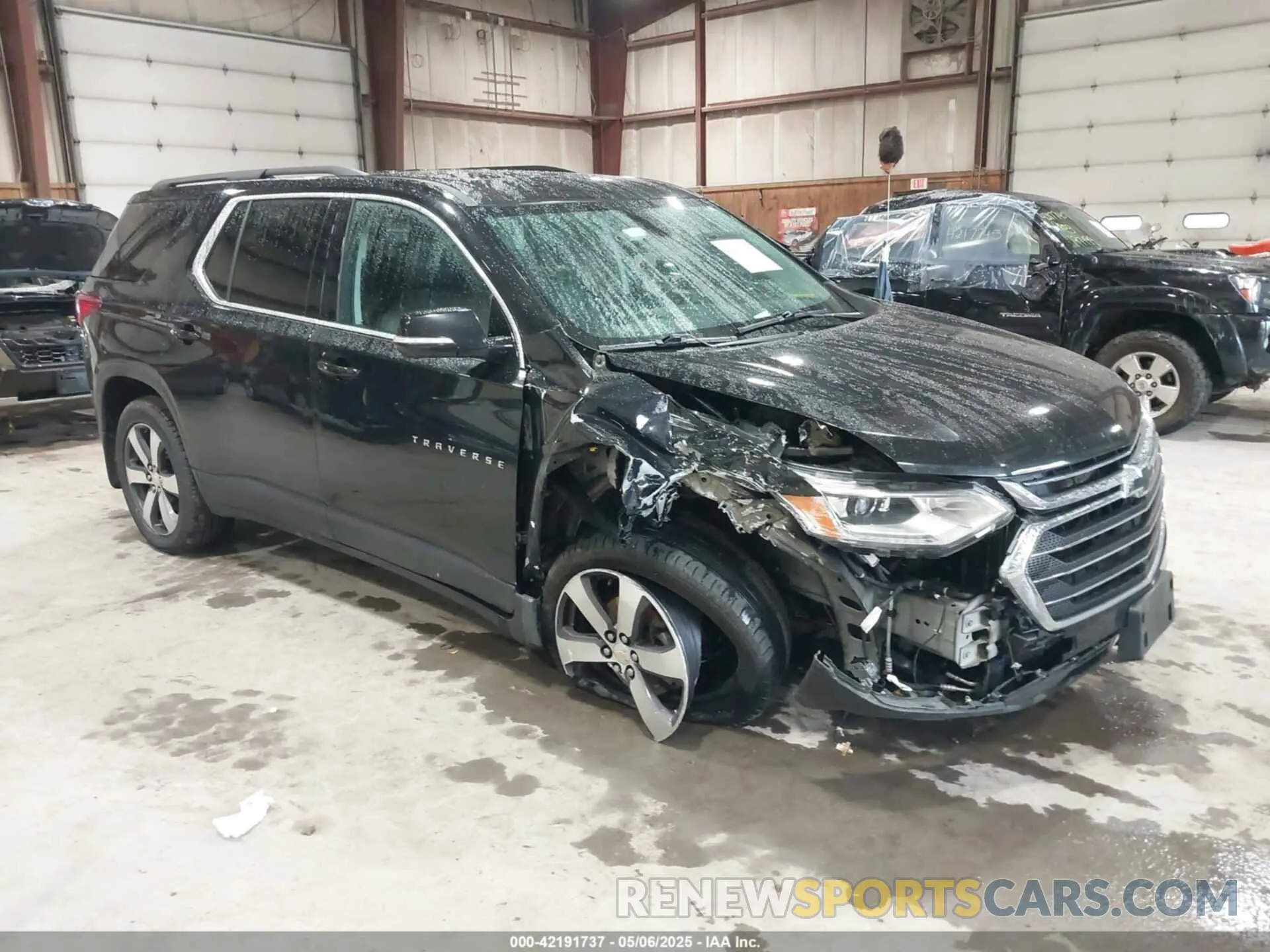 1 Photograph of a damaged car 1GNEVHKW0LJ247077 CHEVROLET TRAVERSE 2020