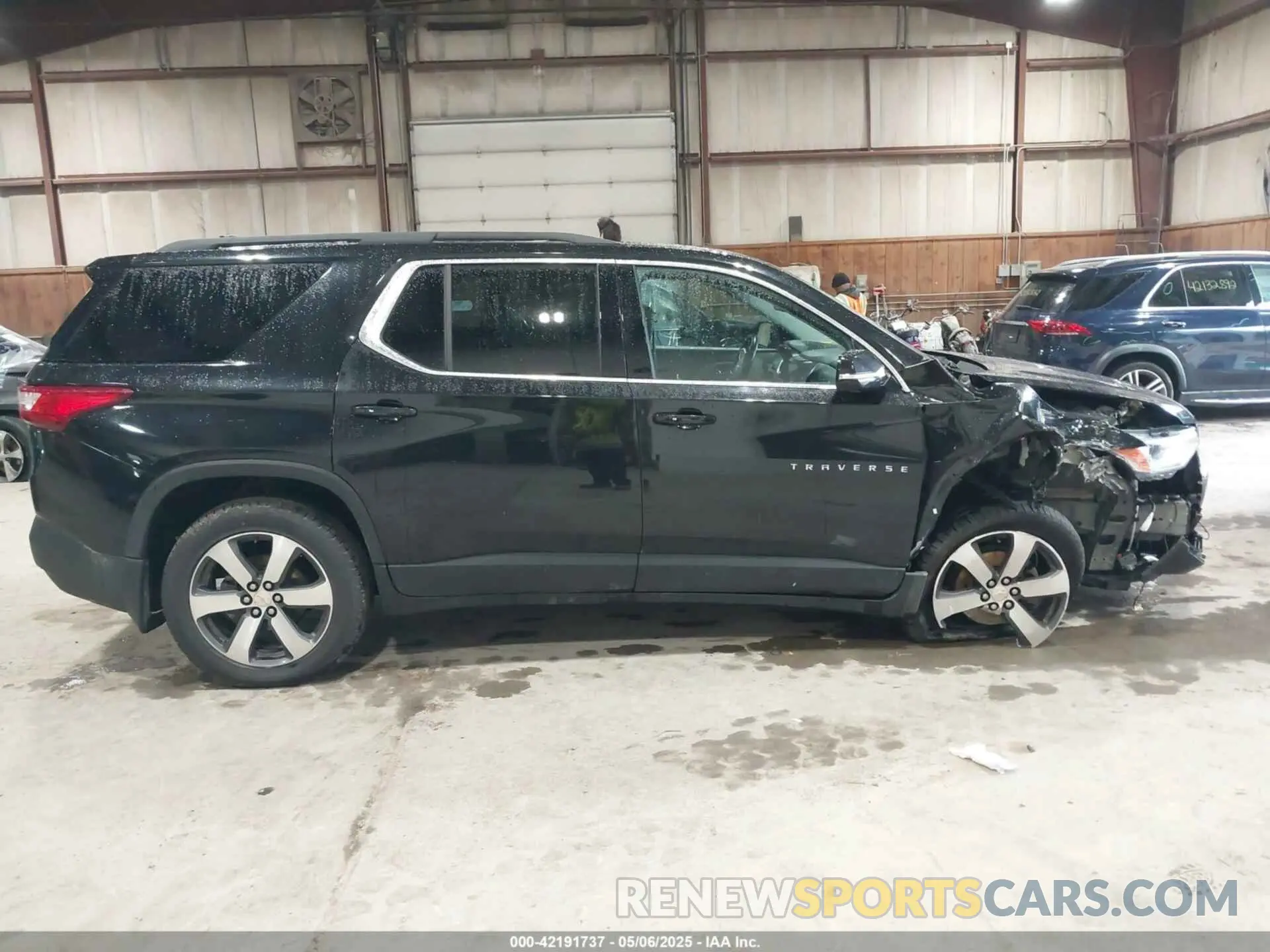 14 Photograph of a damaged car 1GNEVHKW0LJ247077 CHEVROLET TRAVERSE 2020