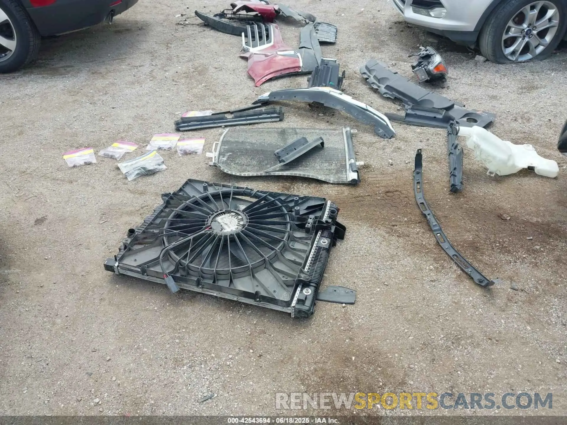 12 Photograph of a damaged car 1GNEVHKW0LJ322859 CHEVROLET TRAVERSE 2020