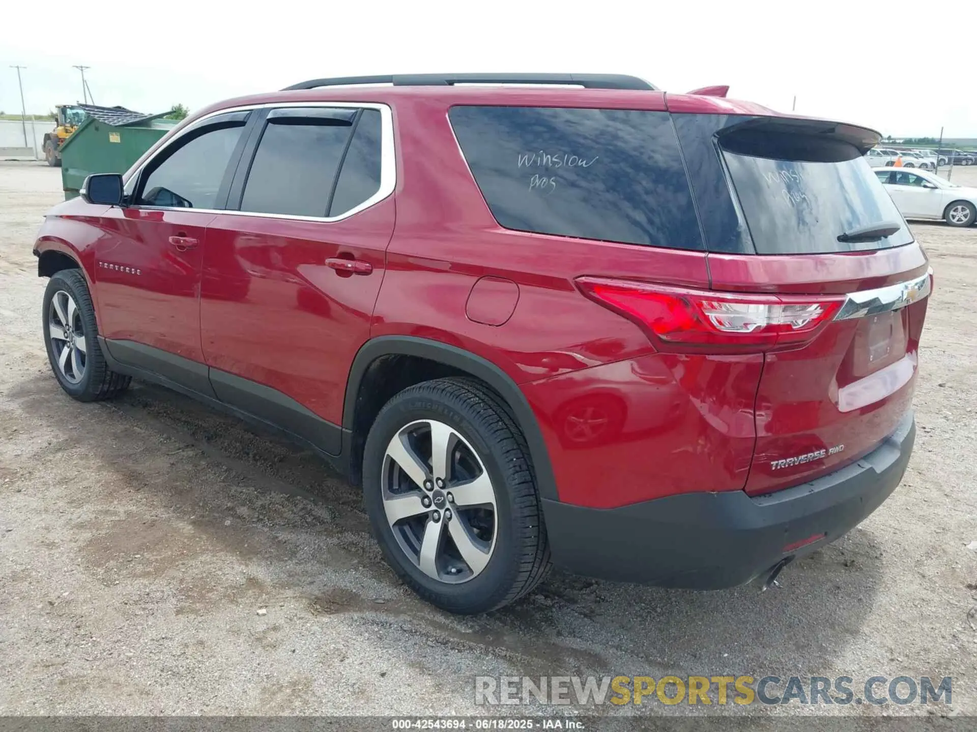 3 Photograph of a damaged car 1GNEVHKW0LJ322859 CHEVROLET TRAVERSE 2020