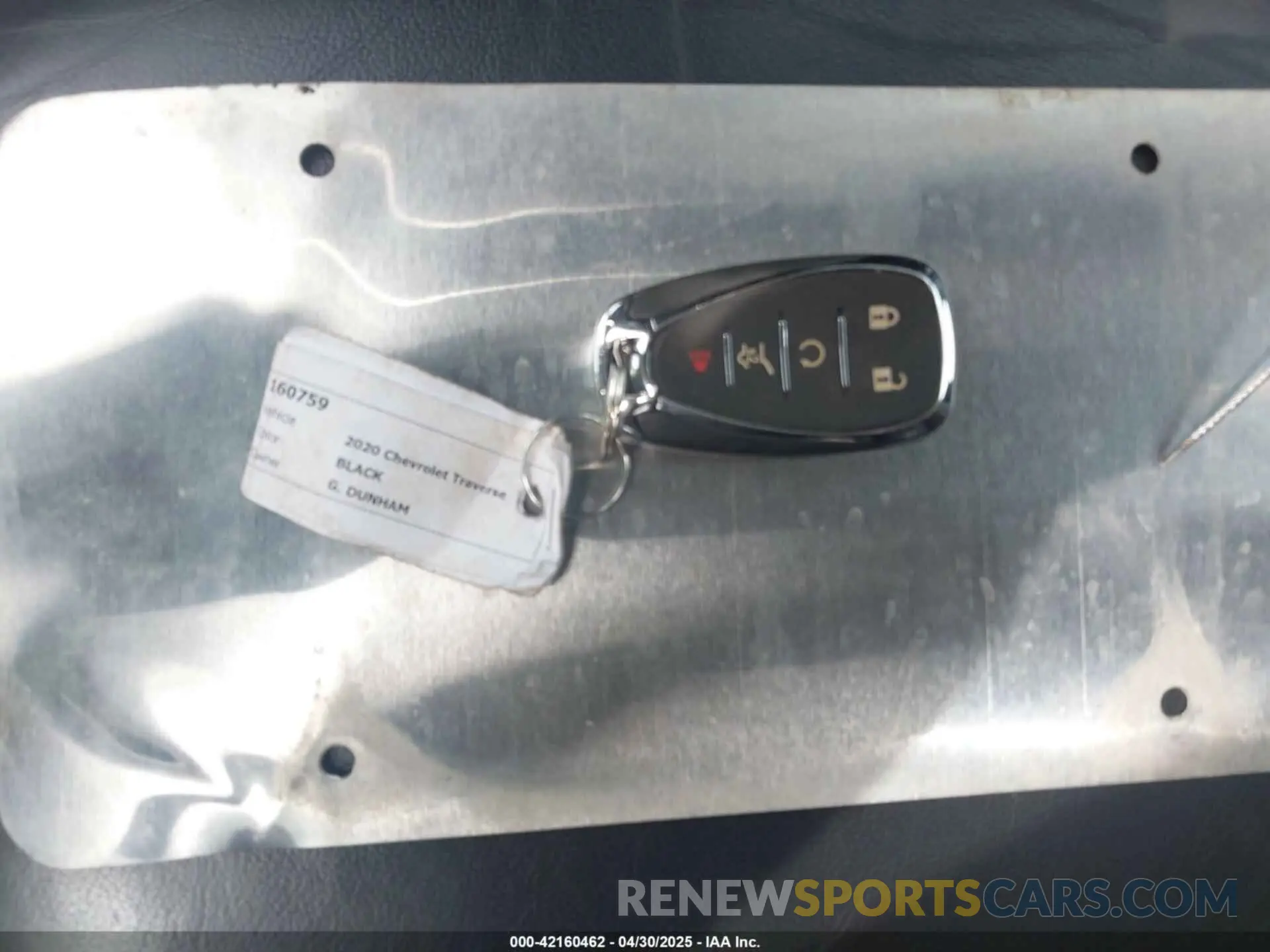 11 Photograph of a damaged car 1GNEVHKW1LJ215299 CHEVROLET TRAVERSE 2020