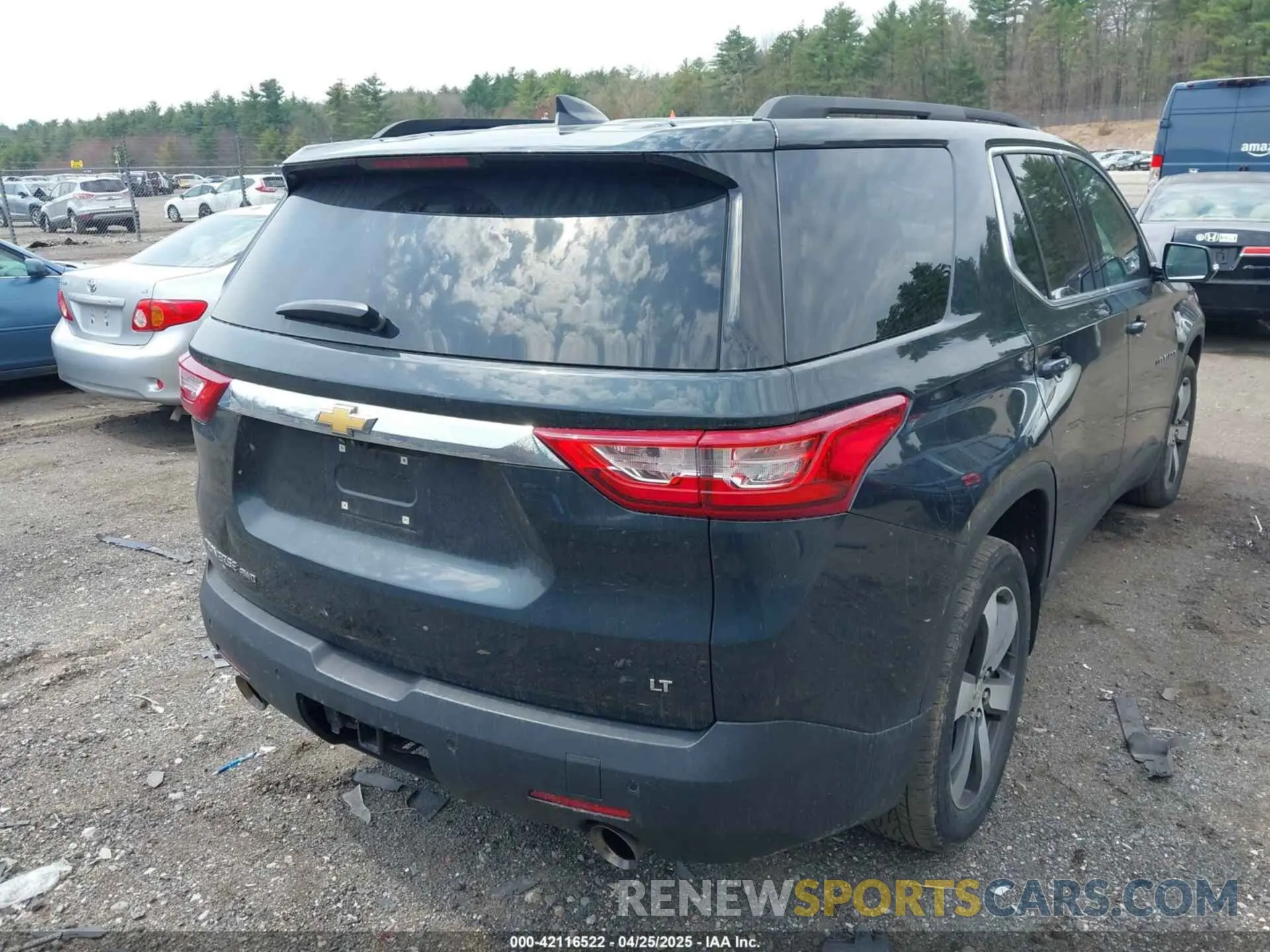 16 Photograph of a damaged car 1GNEVHKW1LJ322532 CHEVROLET TRAVERSE 2020