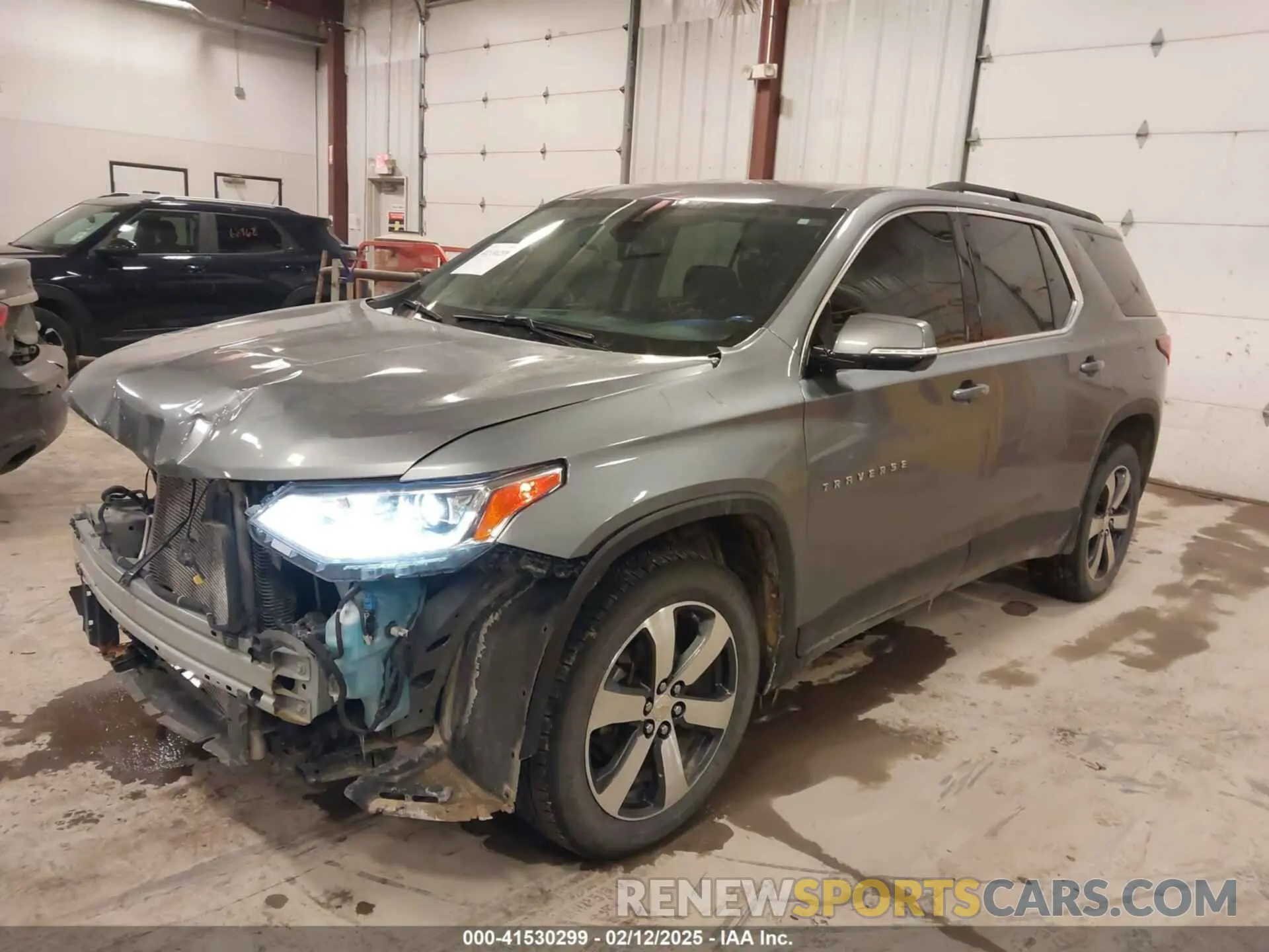 2 Photograph of a damaged car 1GNEVHKW2LJ133629 CHEVROLET TRAVERSE 2020