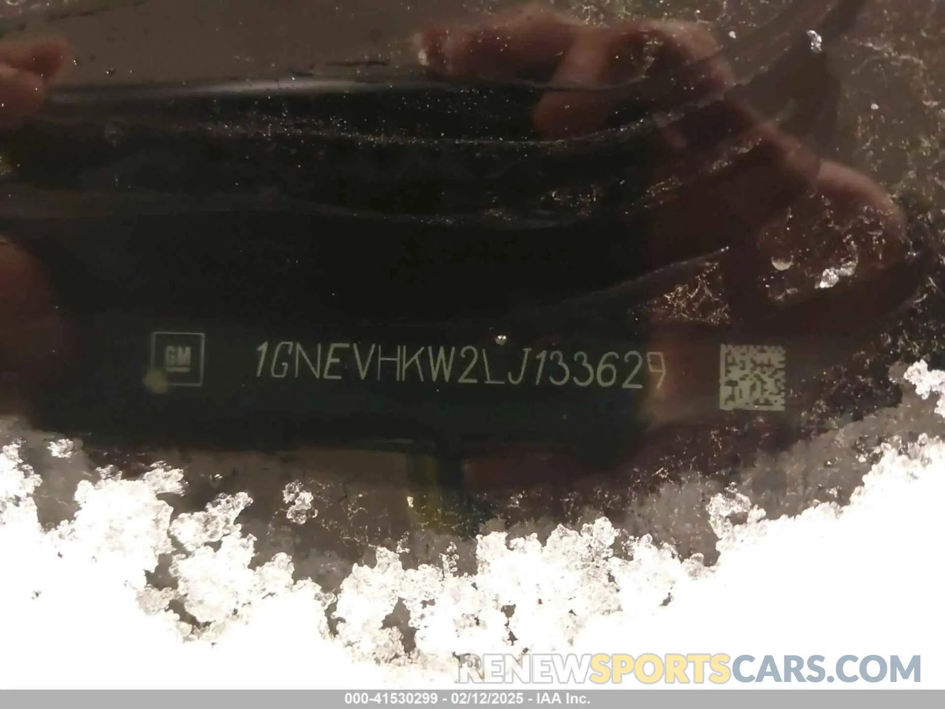 9 Photograph of a damaged car 1GNEVHKW2LJ133629 CHEVROLET TRAVERSE 2020