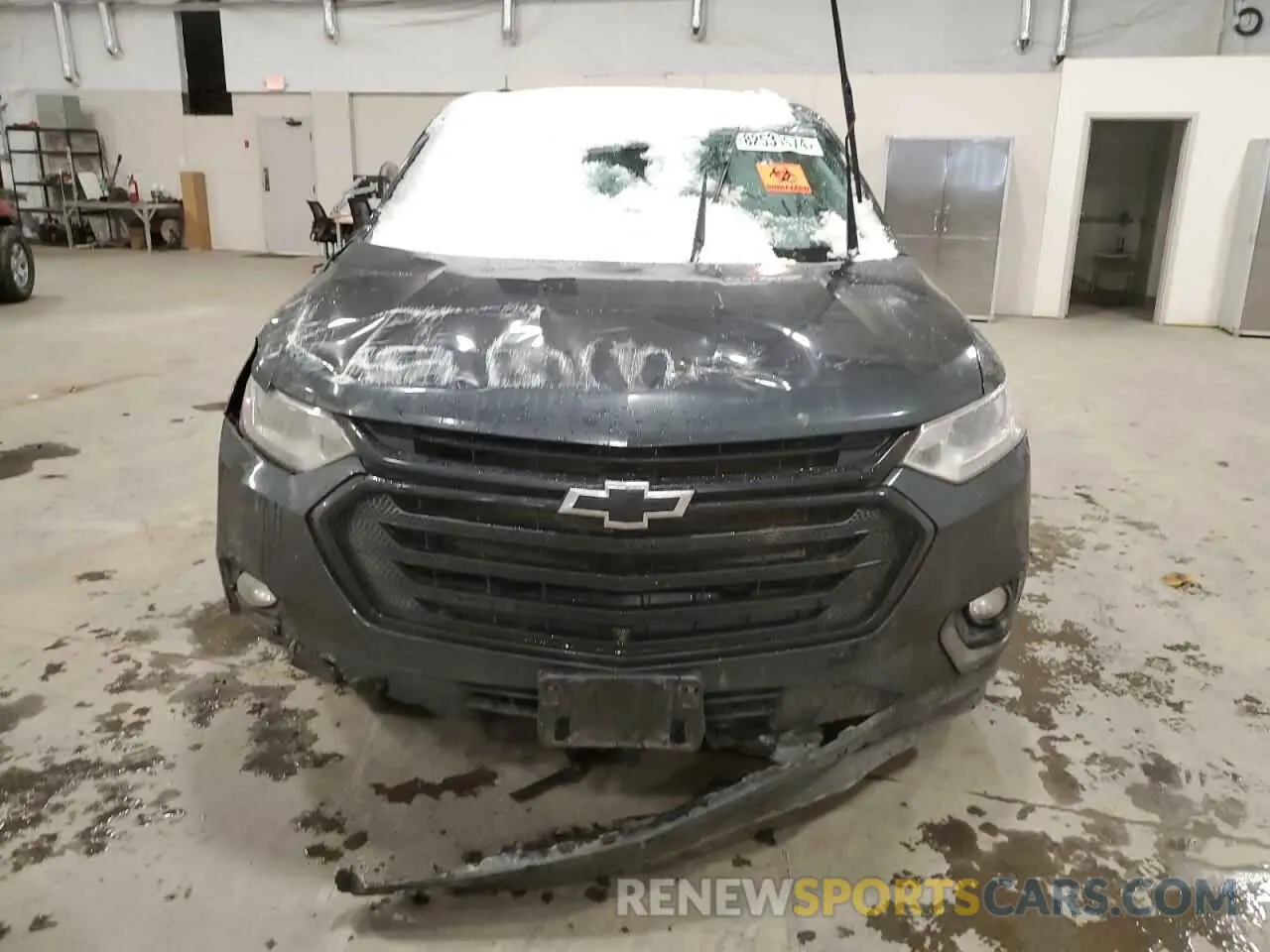 5 Photograph of a damaged car 1GNEVHKW2LJ180241 CHEVROLET TRAVERSE 2020